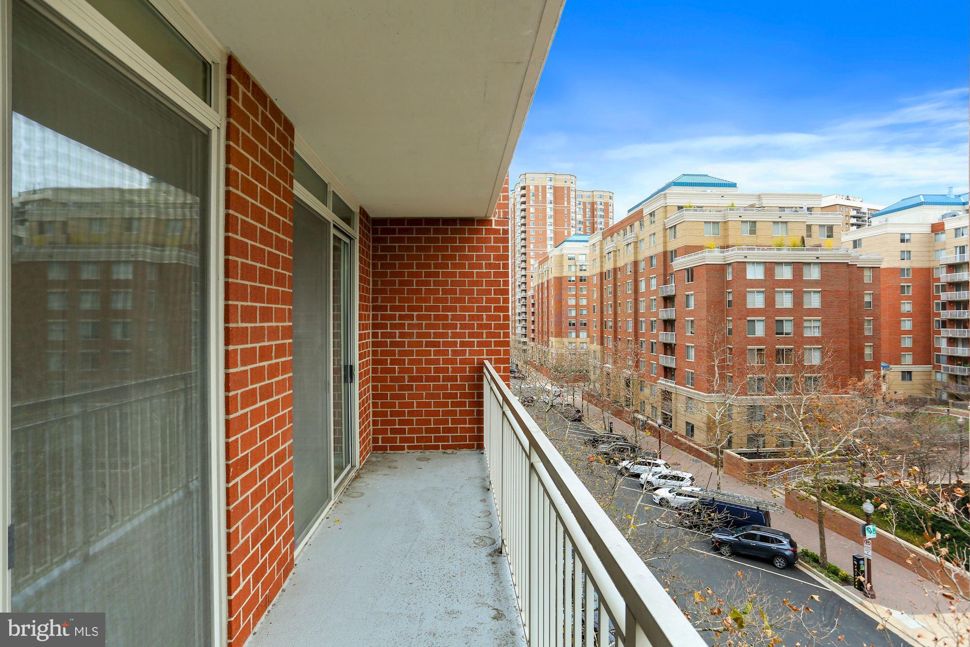 820 N Pollard St #408