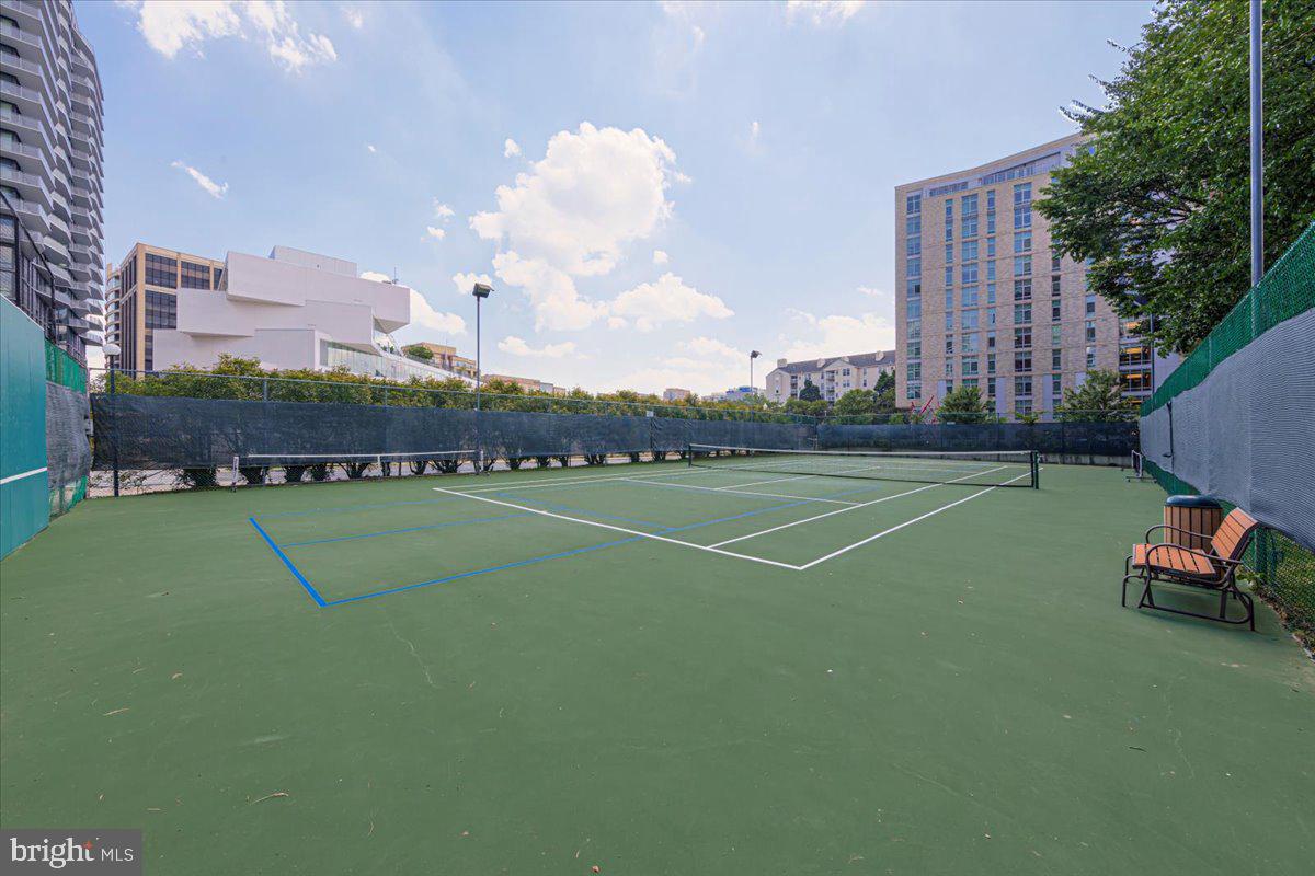 1530 Key Blvd #904
