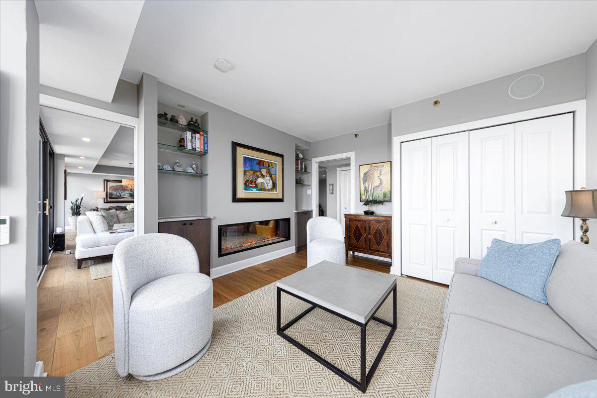 1530 Key Blvd #904