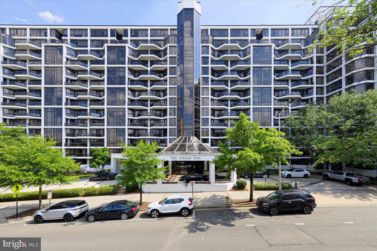 1530 Key Blvd #904