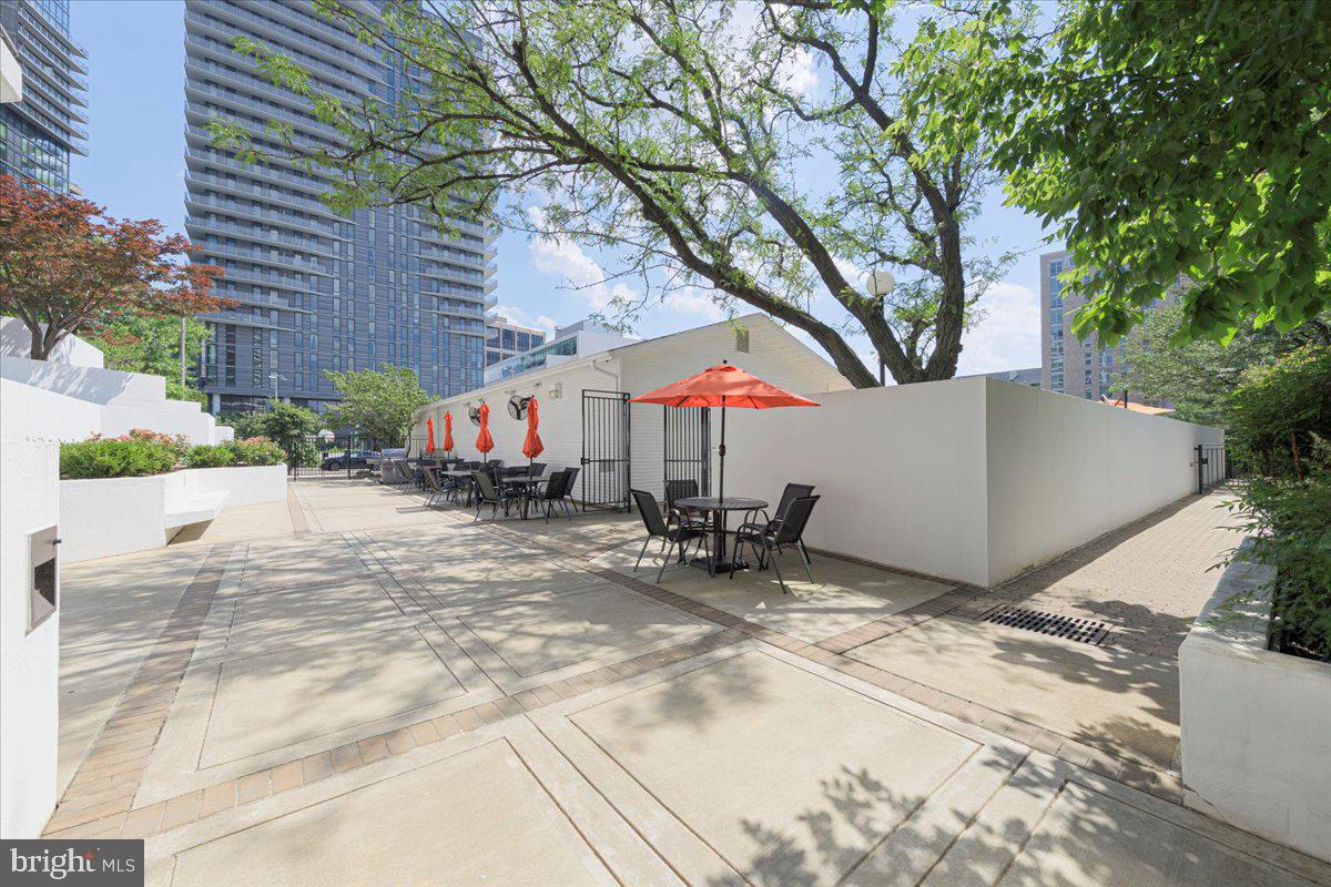 1530 Key Blvd #904