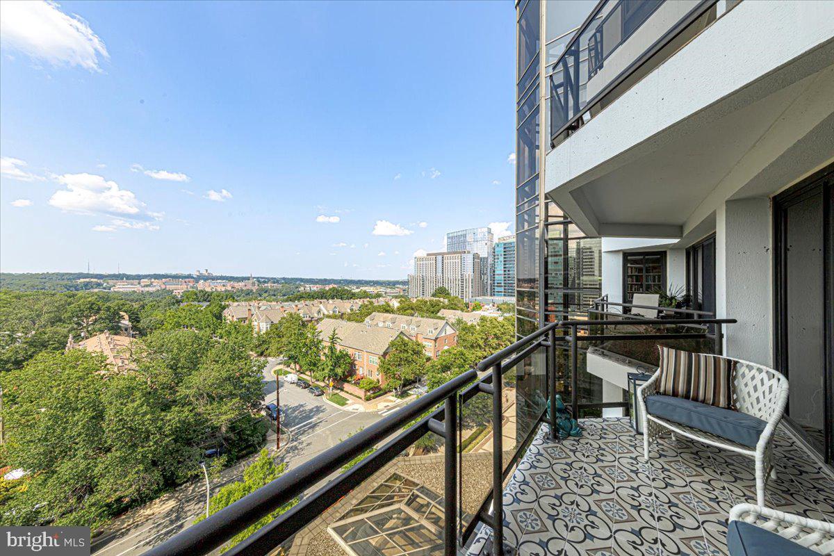 1530 Key Blvd #904