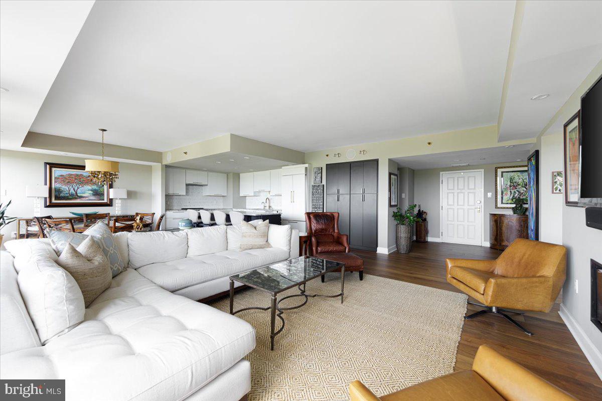 1530 Key Blvd #904