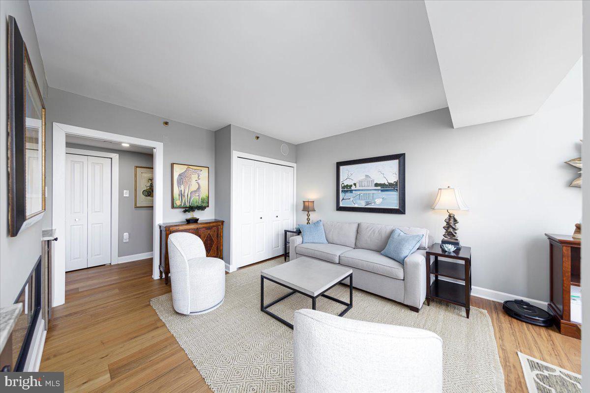 1530 Key Blvd #904