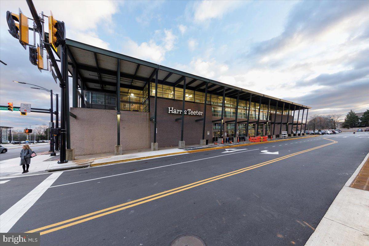 4141 N Henderson Rd N #316