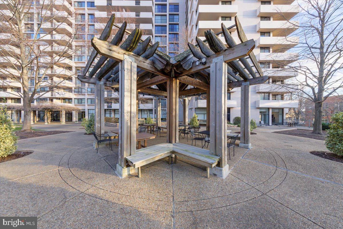 4141 N Henderson Rd N #316