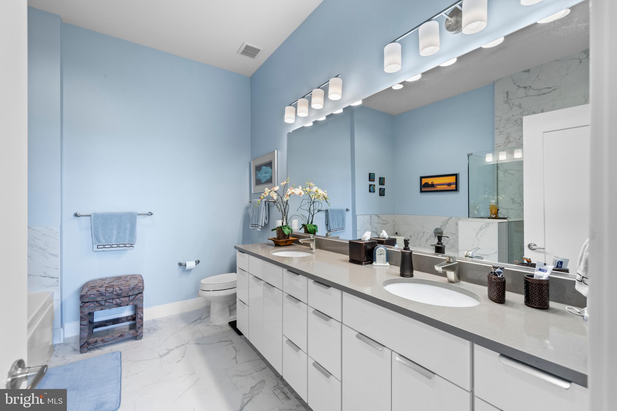 2000 Clarendon Blvd #Ph05