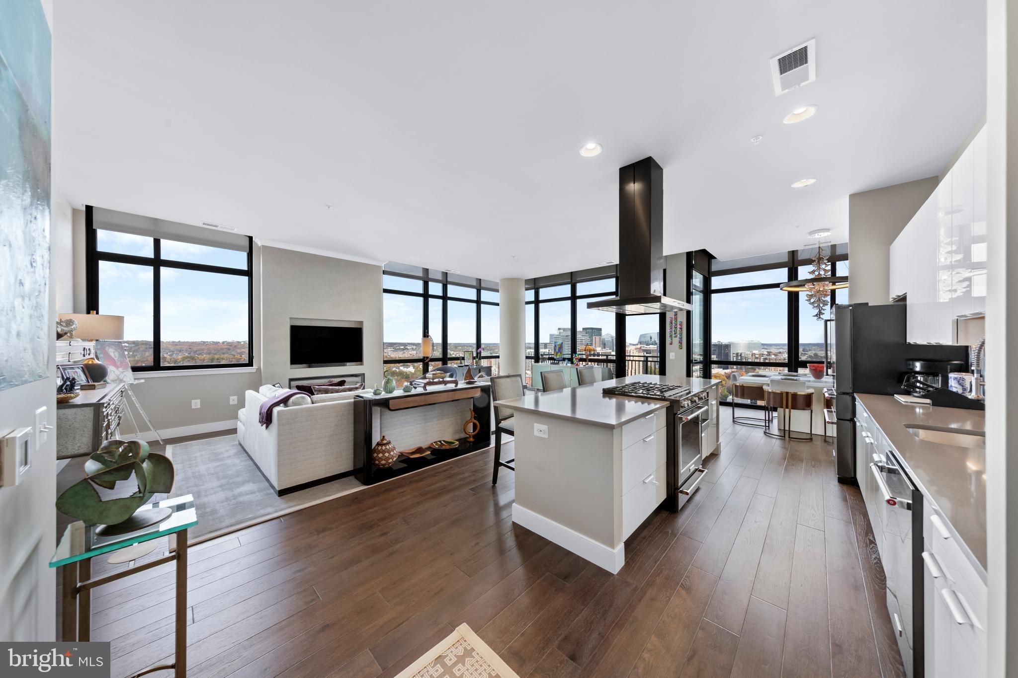 2000 Clarendon Blvd #Ph05