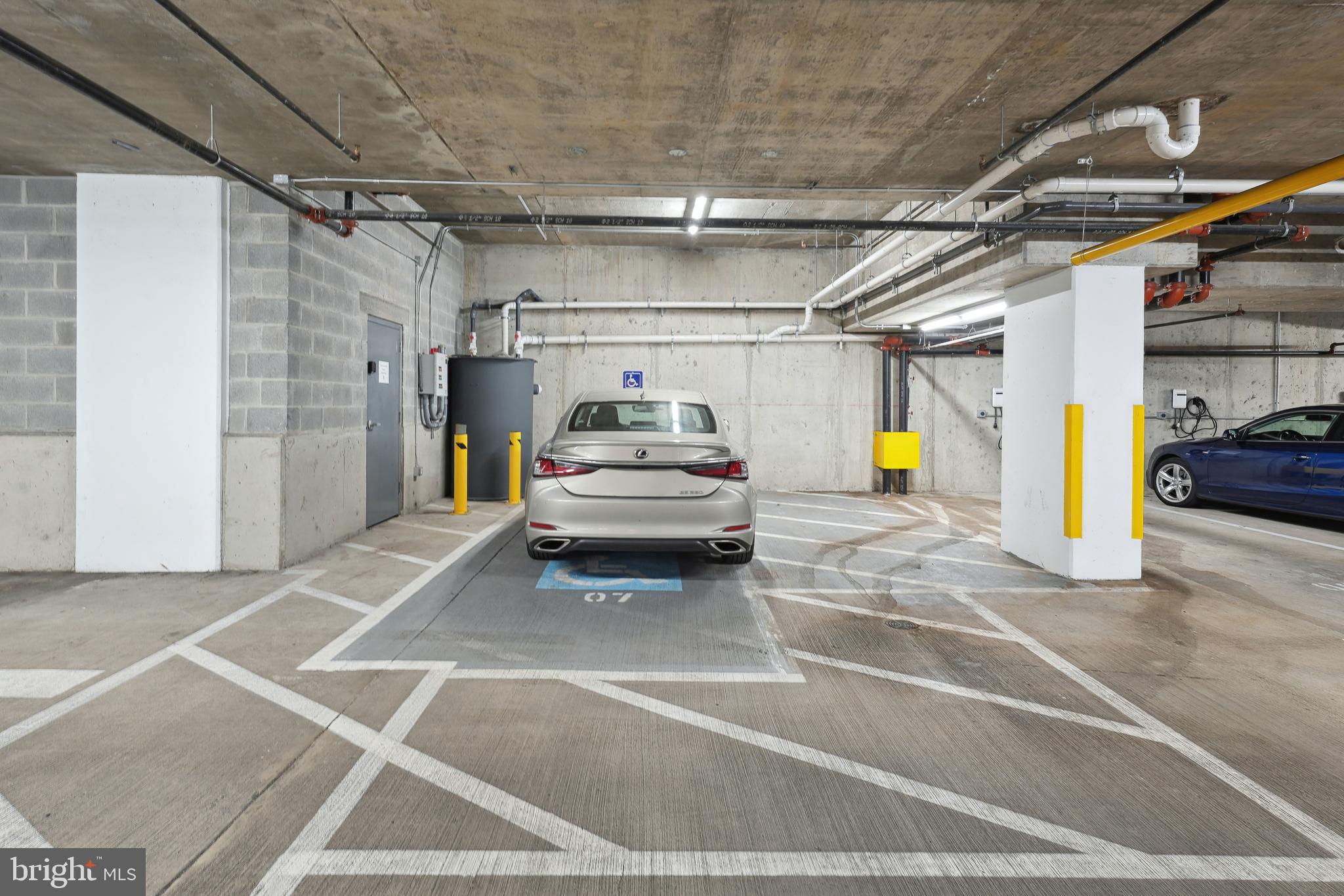 2000 Clarendon Blvd #Ph05