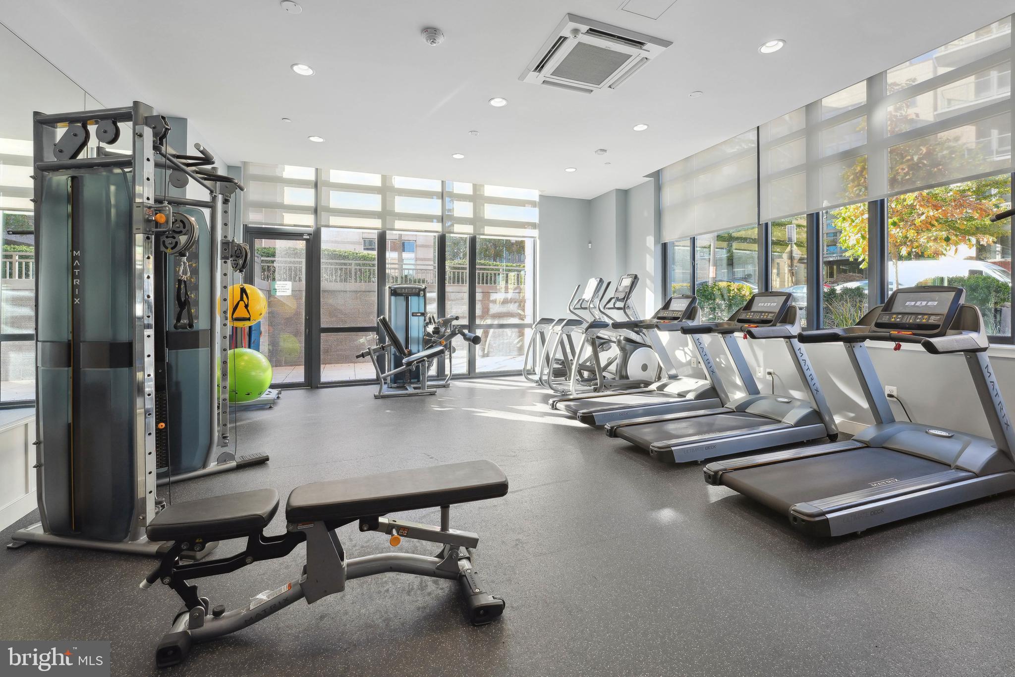 2000 Clarendon Blvd #Ph05