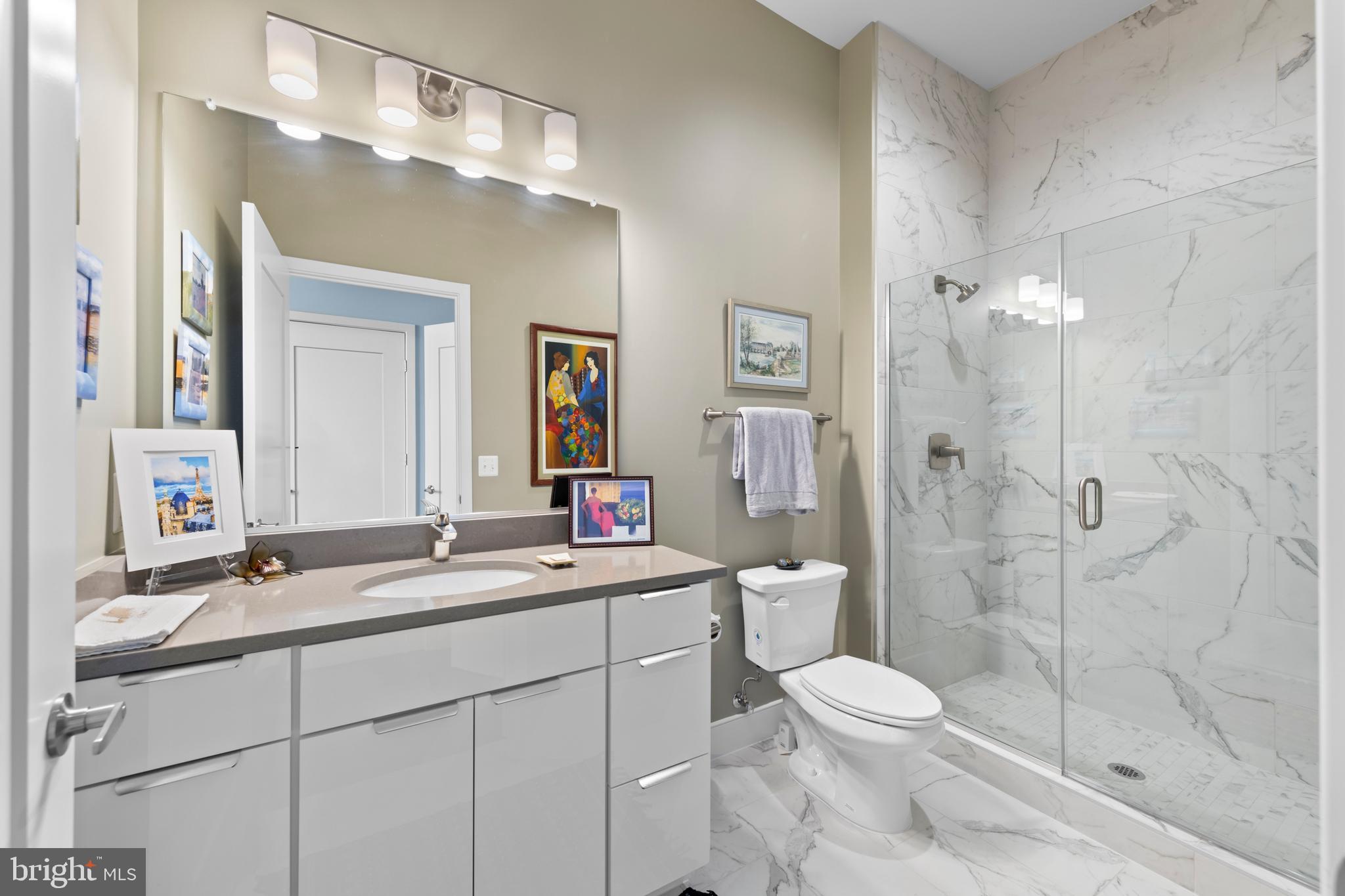 2000 Clarendon Blvd #Ph05