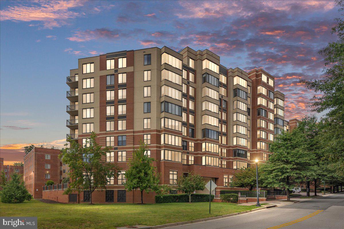 2220 N Fairfax Dr #308