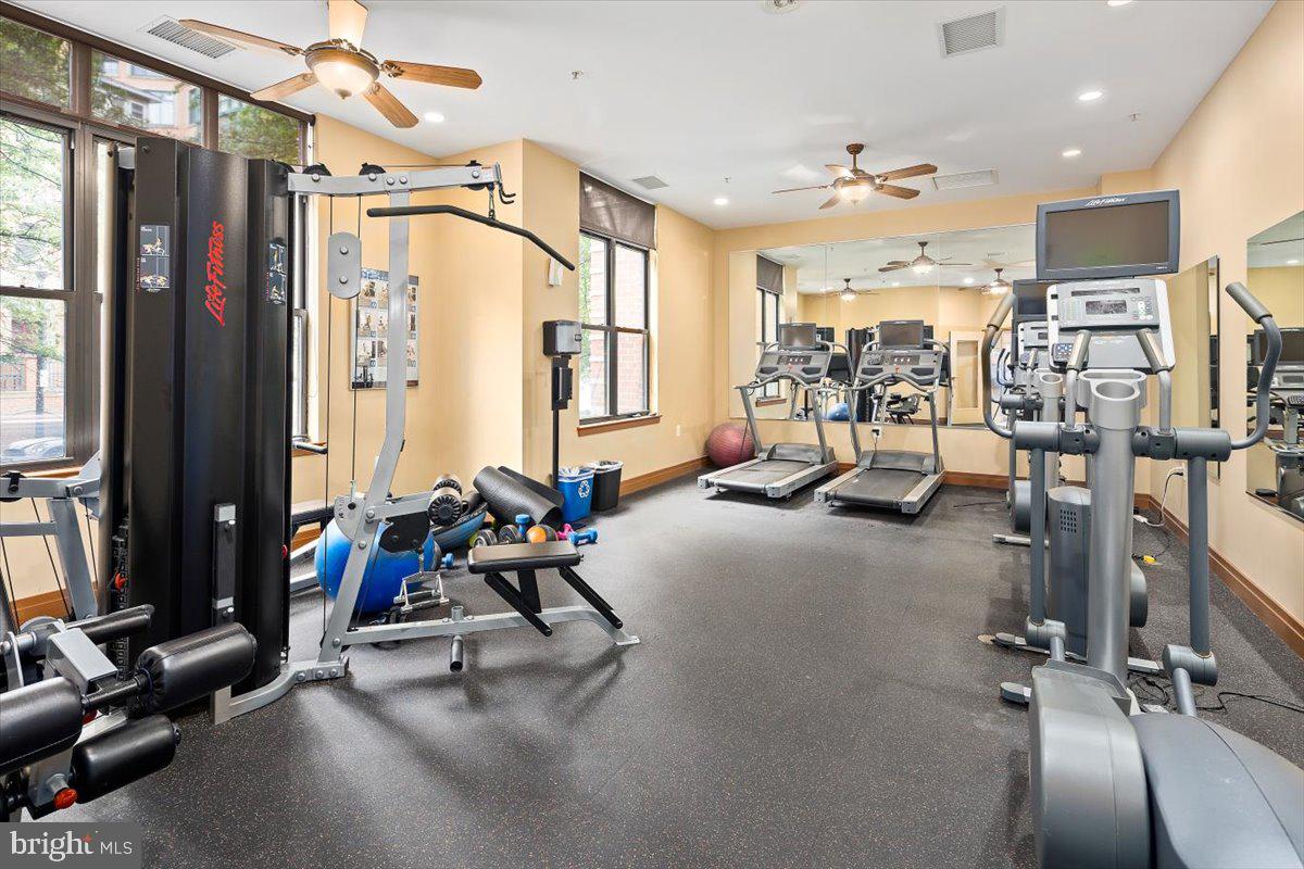 2220 N Fairfax Dr #308