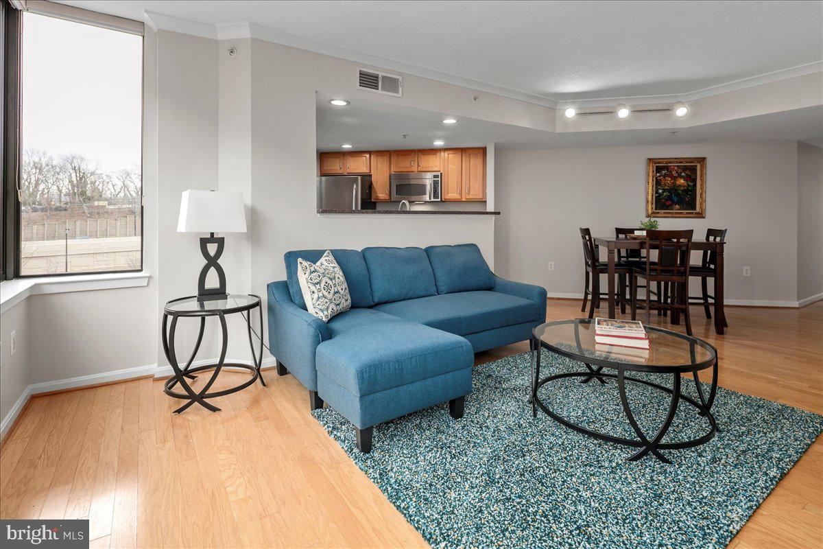 2220 N Fairfax Dr #308