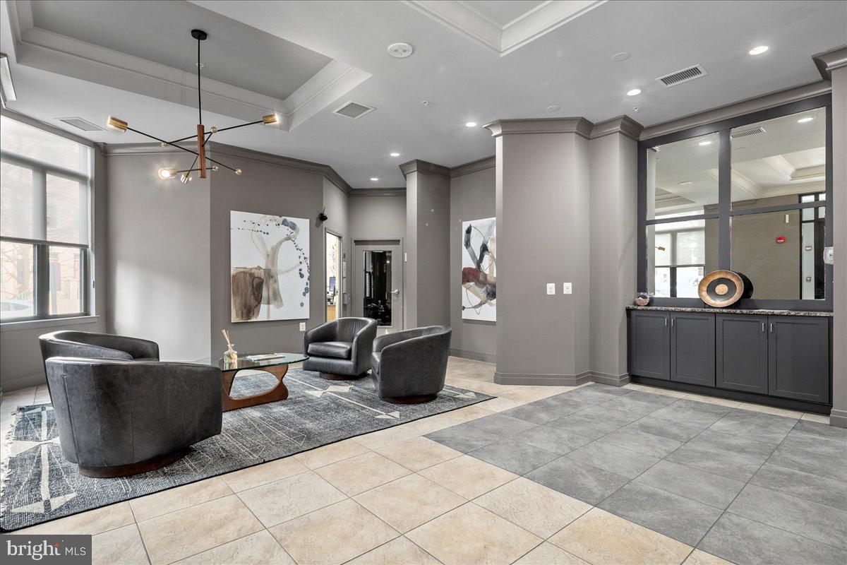 2220 N Fairfax Dr #308