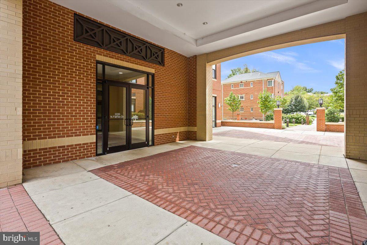 2220 N Fairfax Dr #308