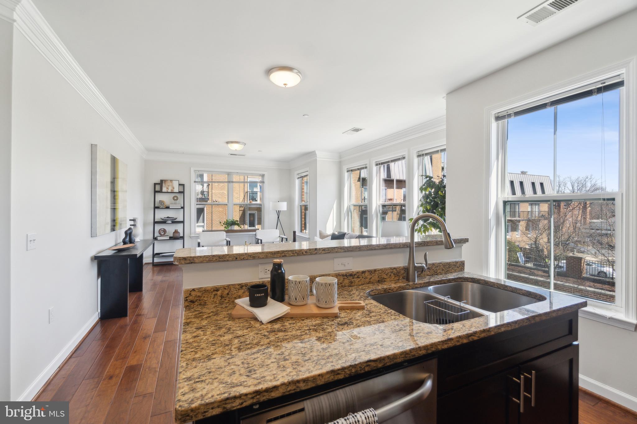 2101 N Monroe St #208