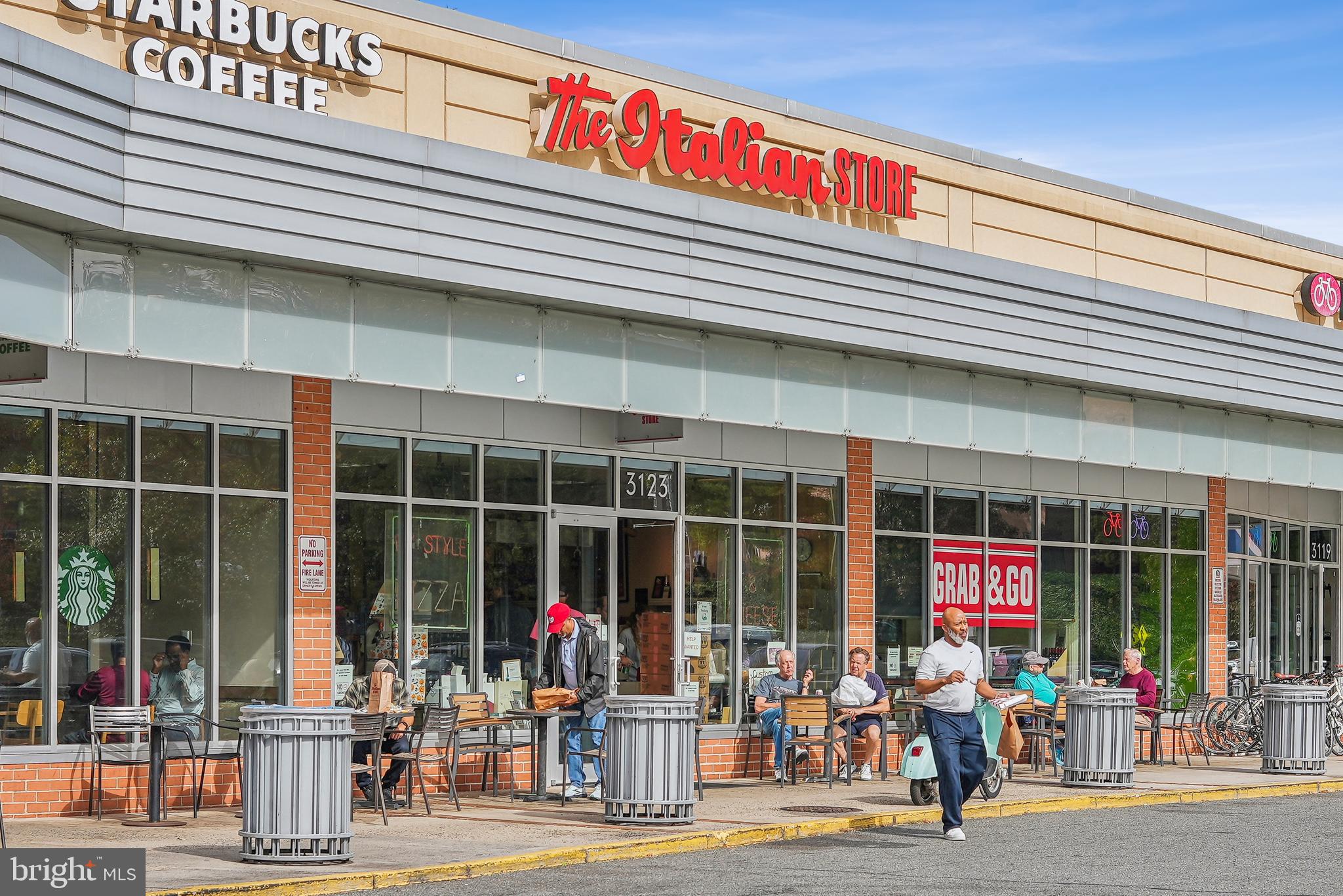 2101 N Monroe St #208