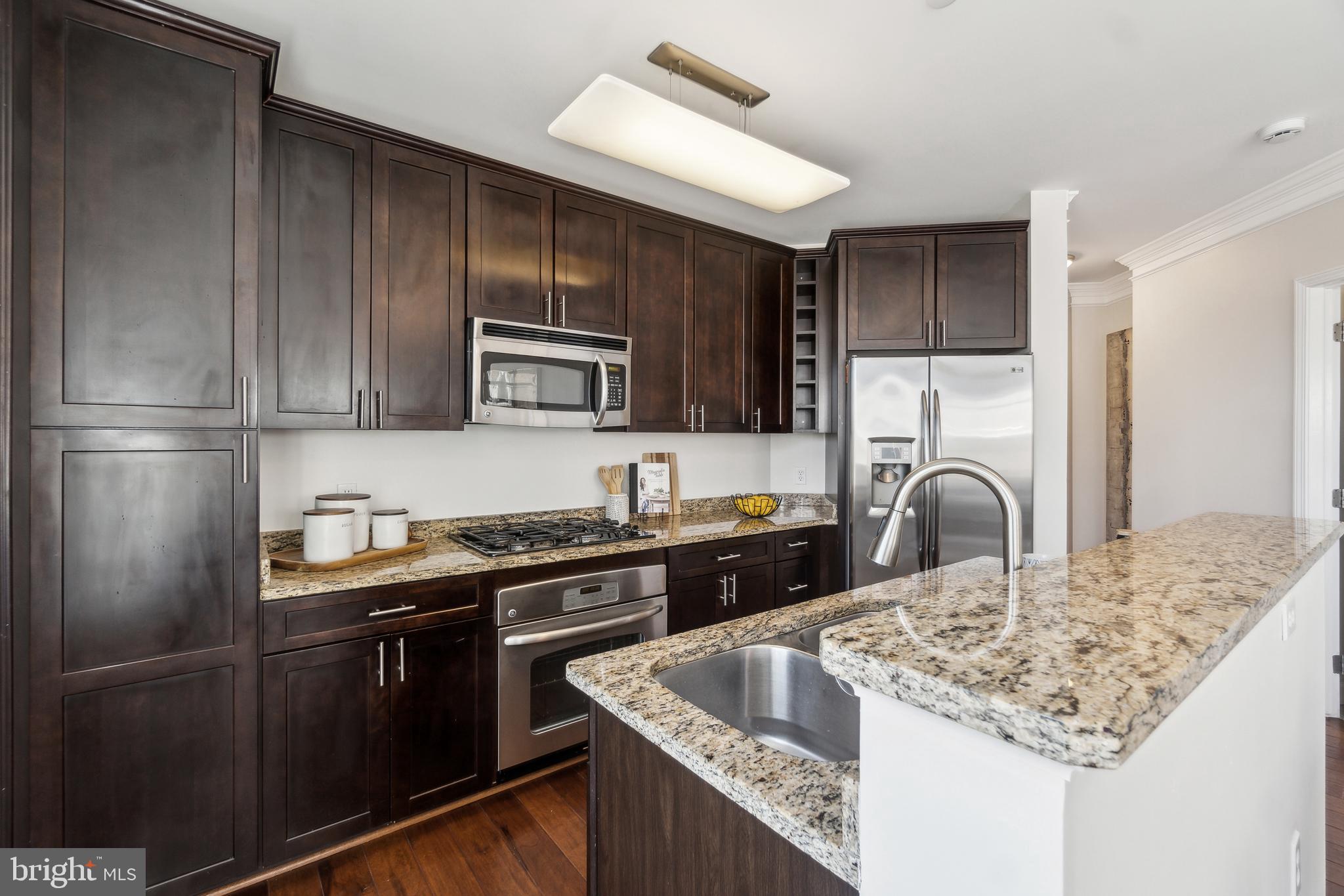 2101 N Monroe St #208