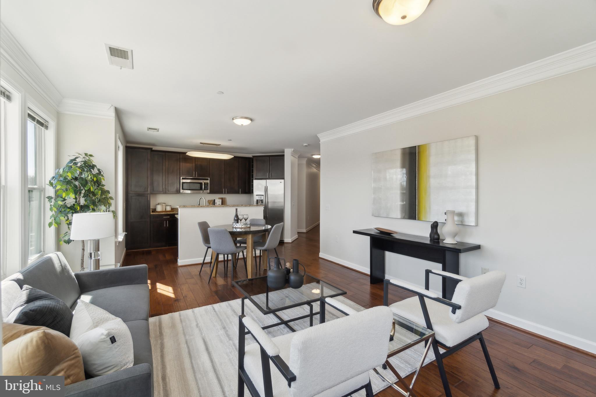 2101 N Monroe St #208