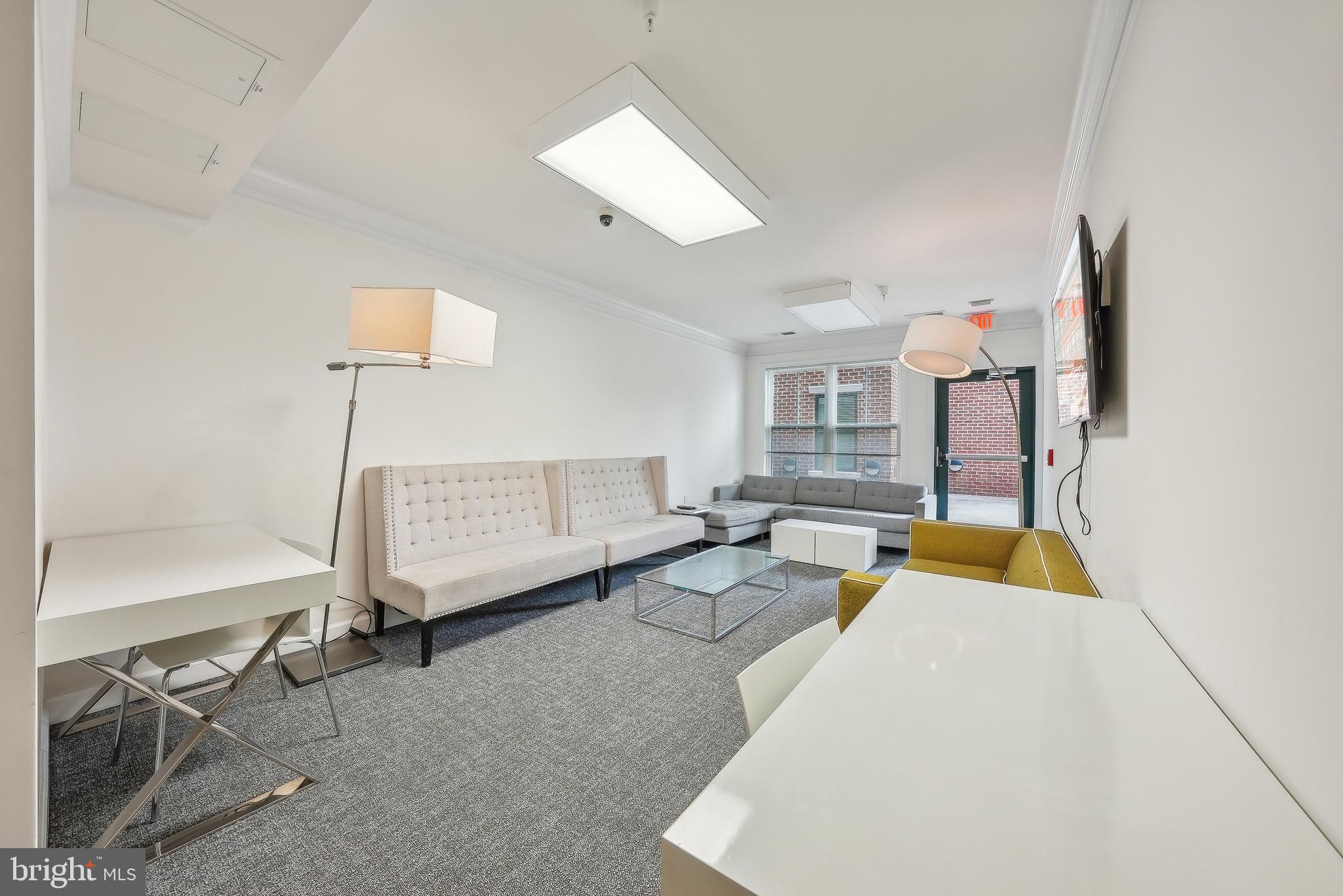 2101 N Monroe St #208