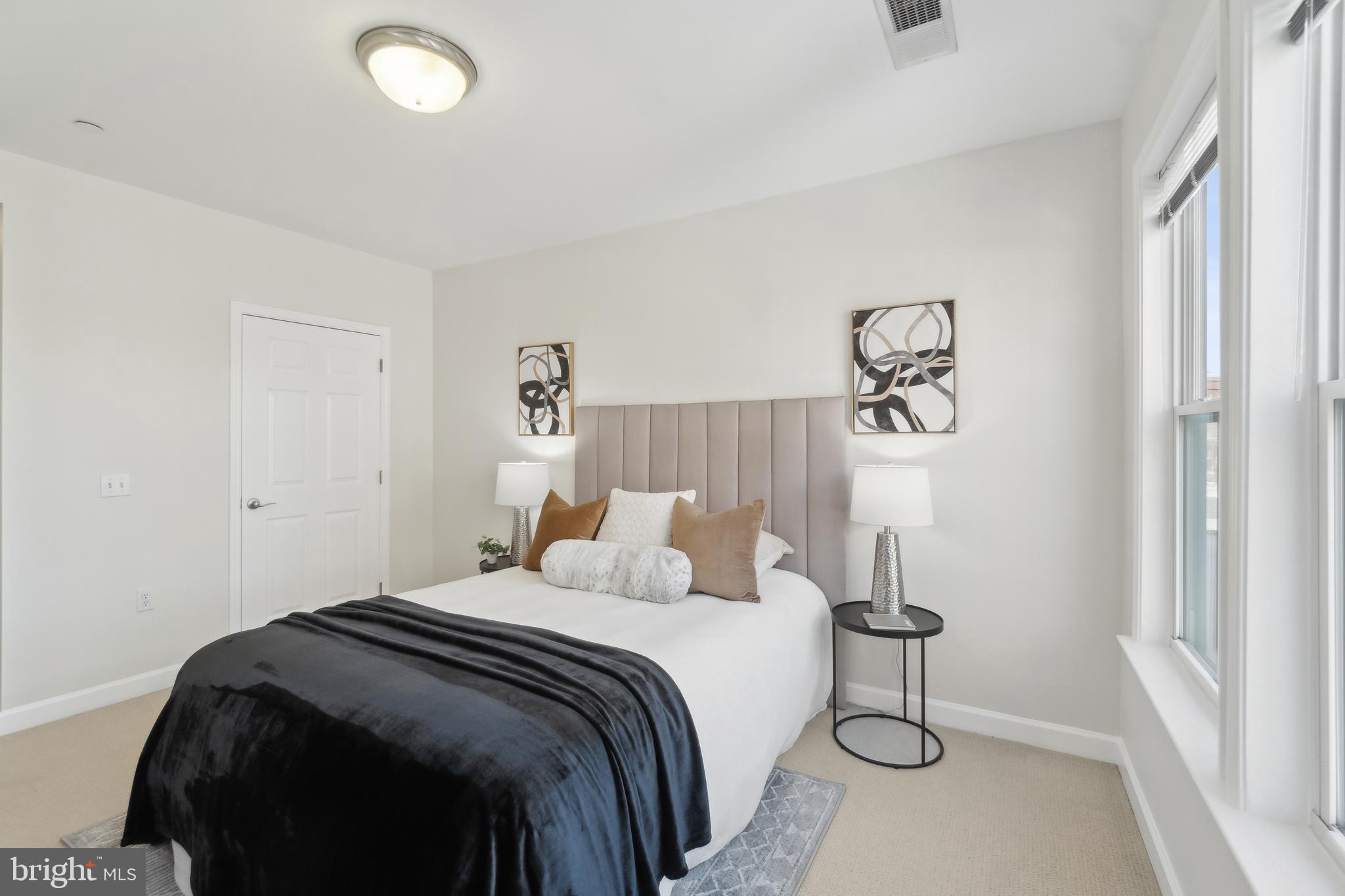 2101 N Monroe St #208