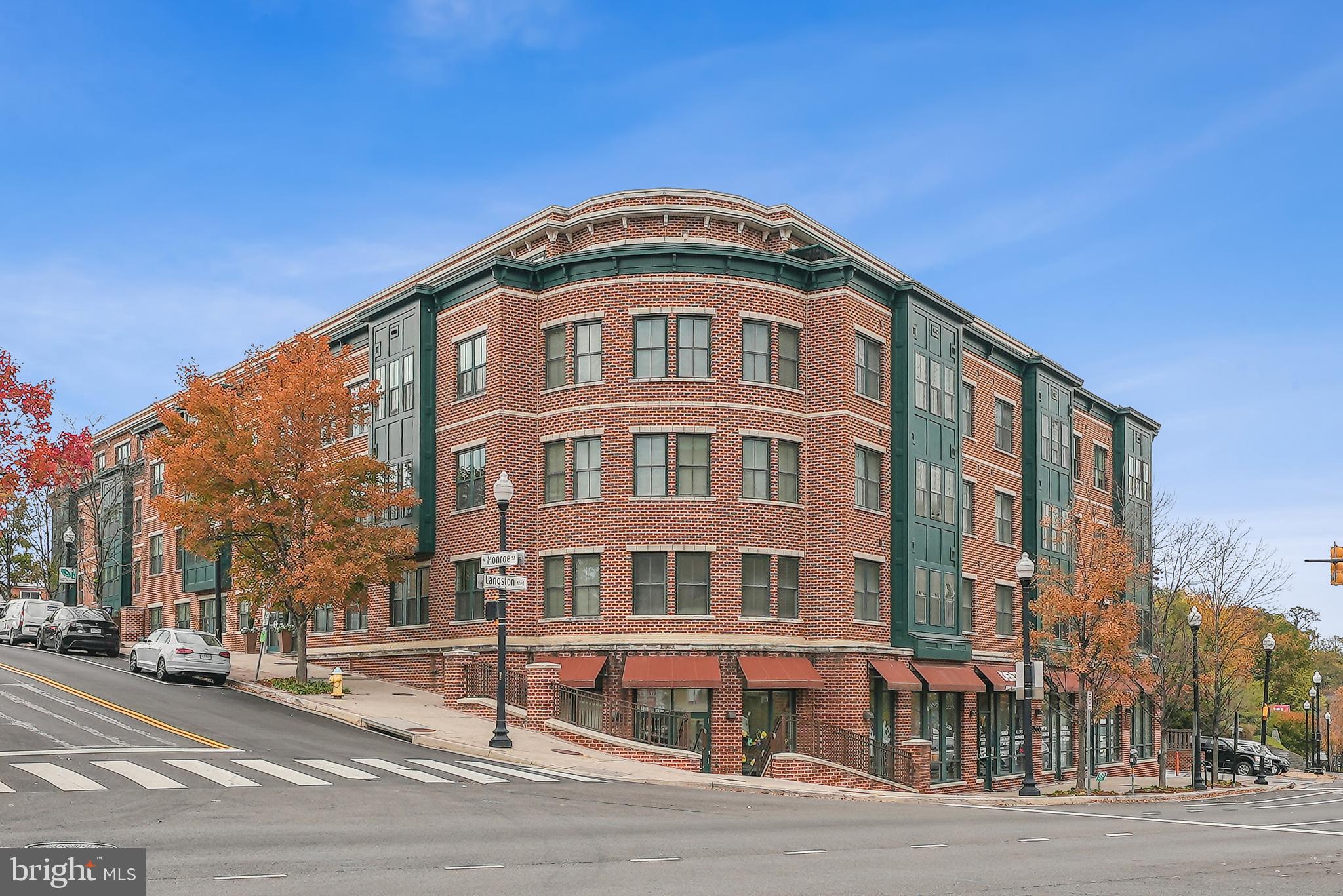 2101 N Monroe St #208