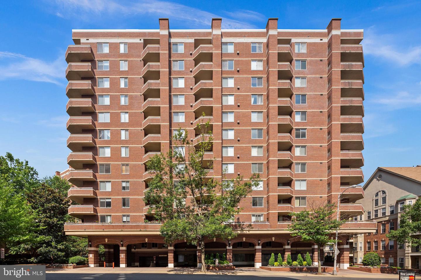 1276 N Wayne St #408