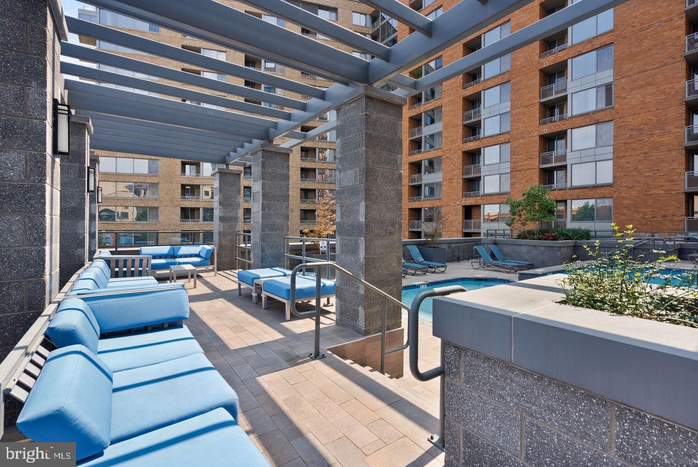 2000 CLARENDON BLVD #504
