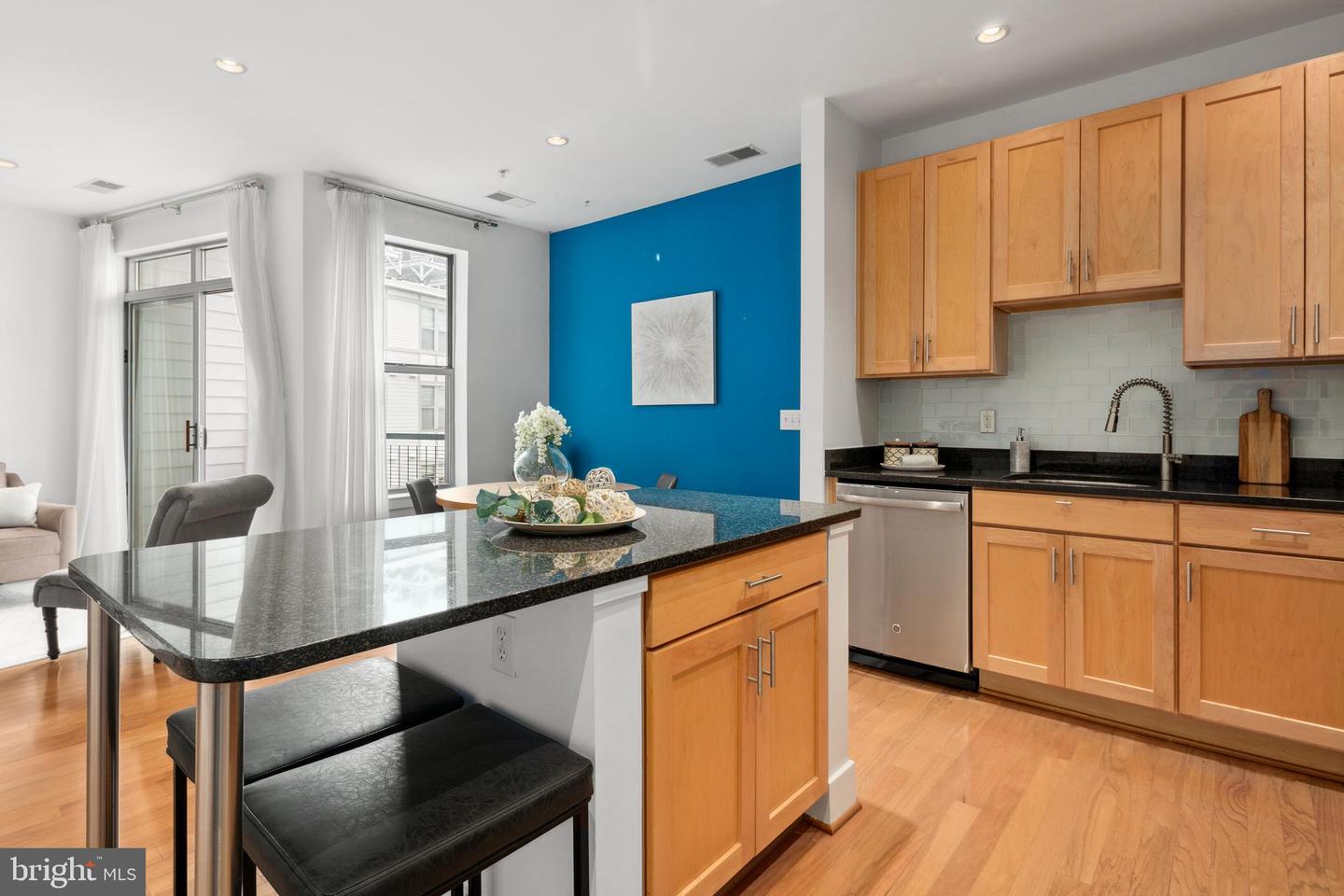 1800 Wilson Blvd #321