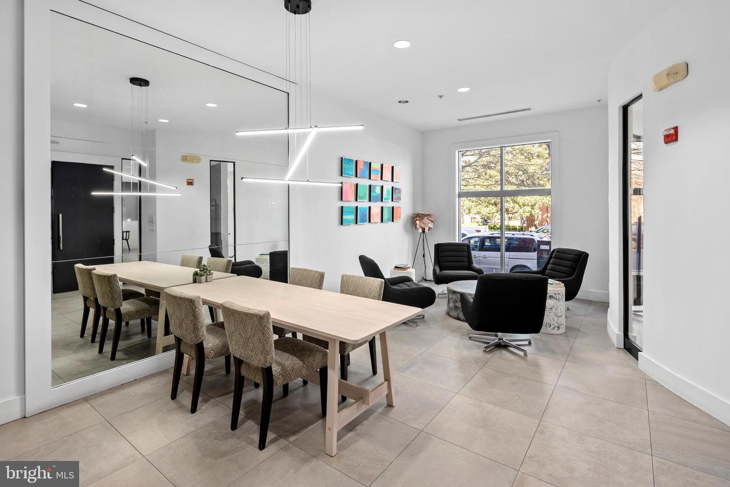 1800 Wilson Blvd #424