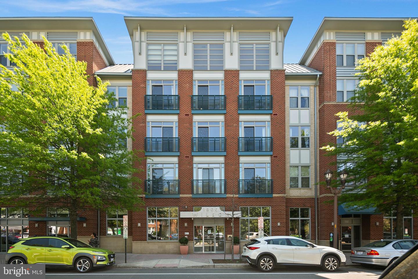1800 Wilson Blvd #424