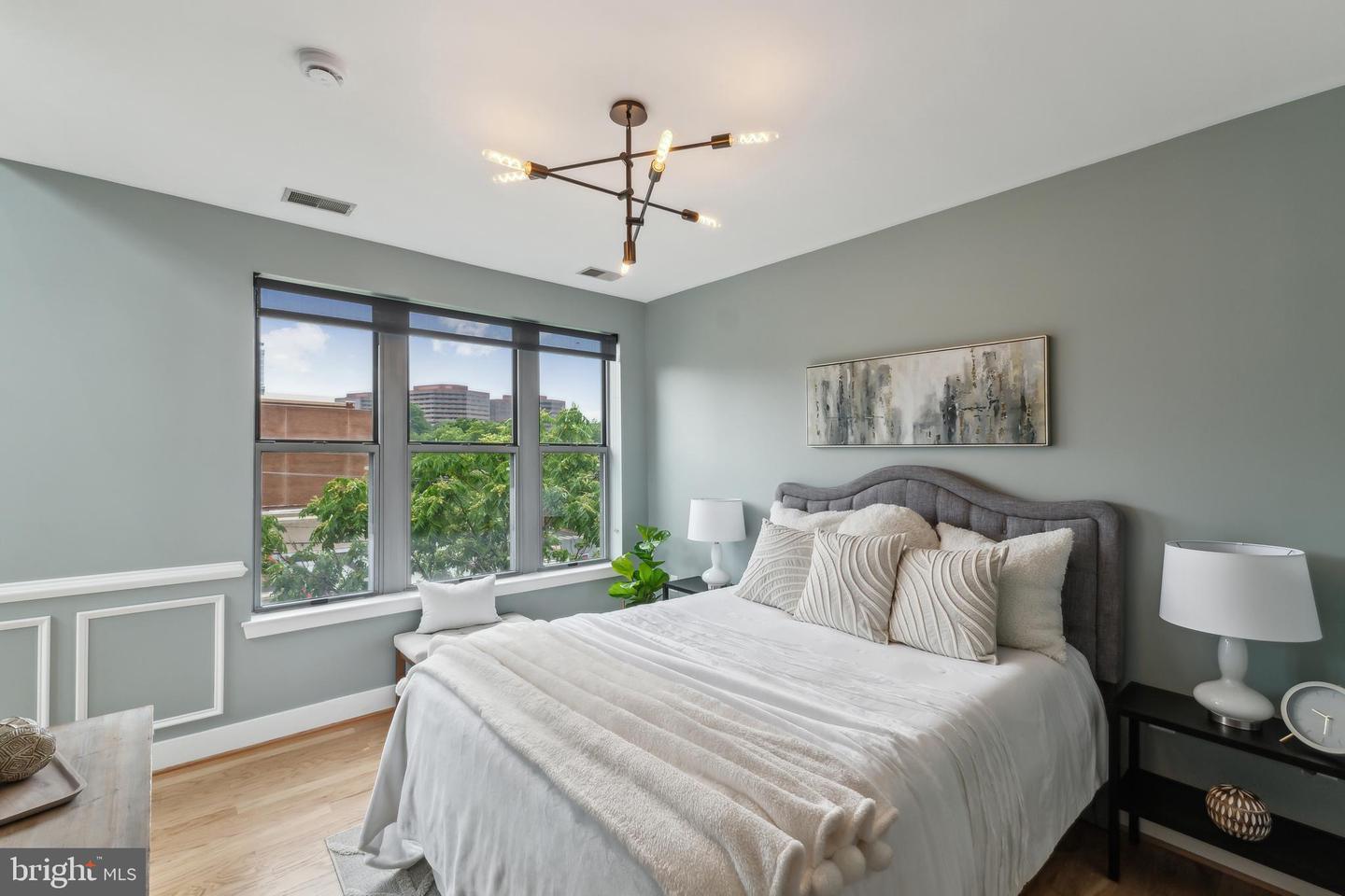 1800 Wilson Blvd #424