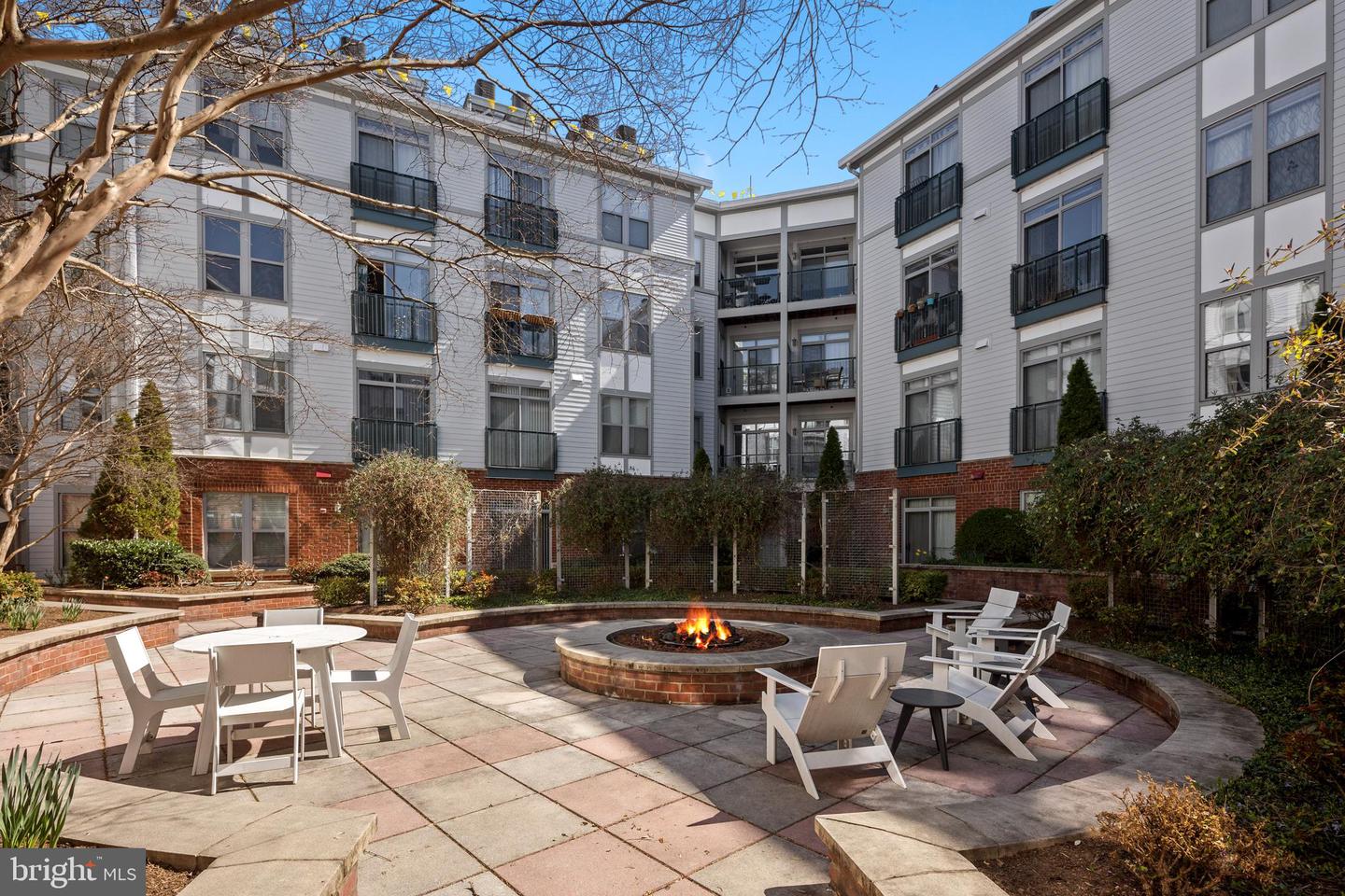 1800 Wilson Blvd #424