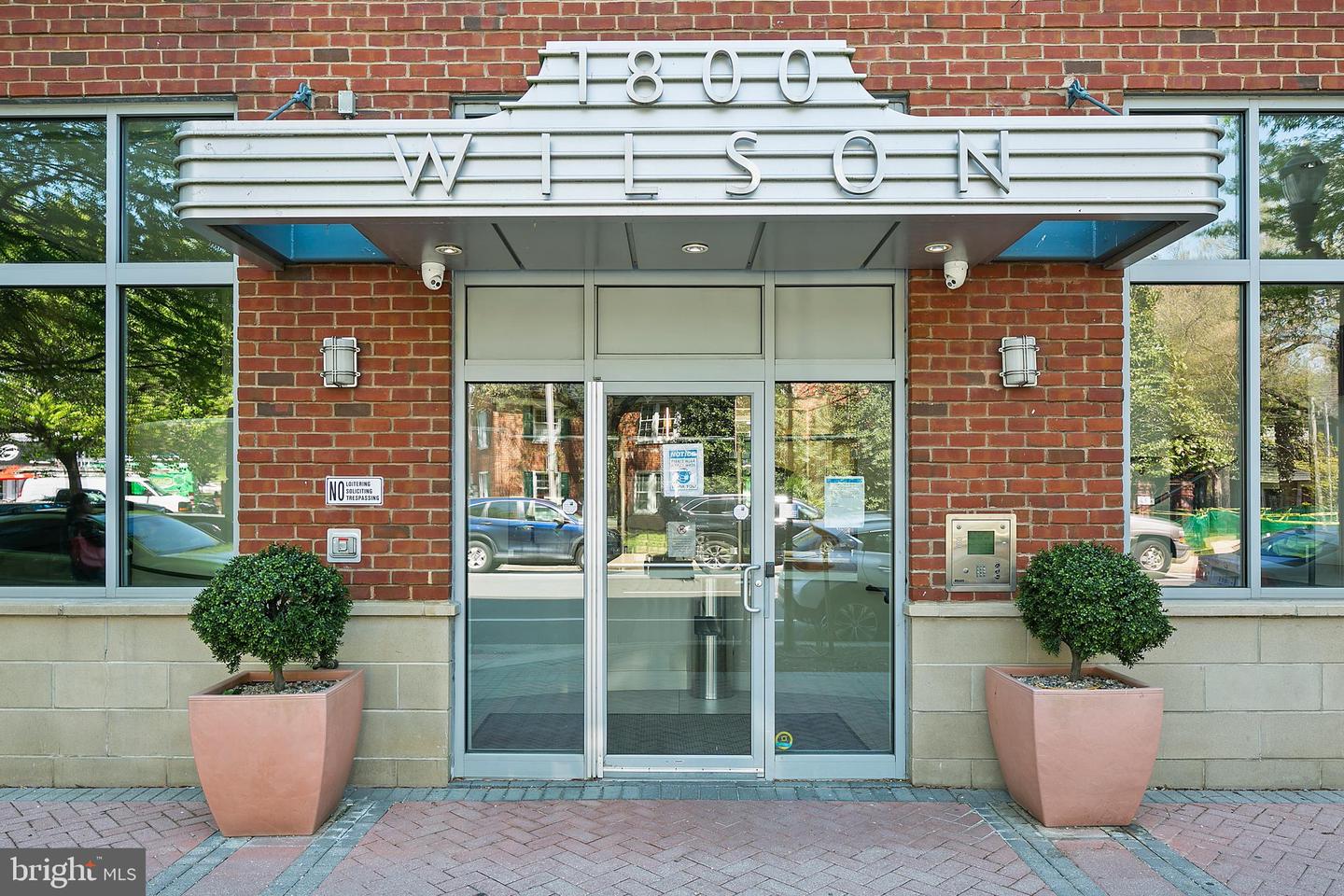 1800 Wilson Blvd #424