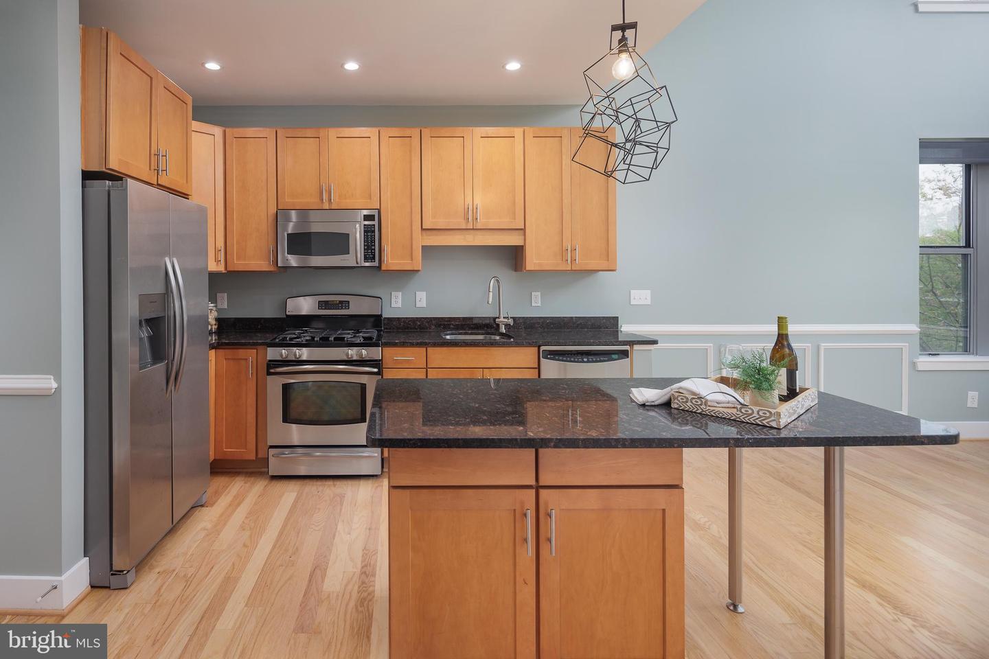1800 Wilson Blvd #424
