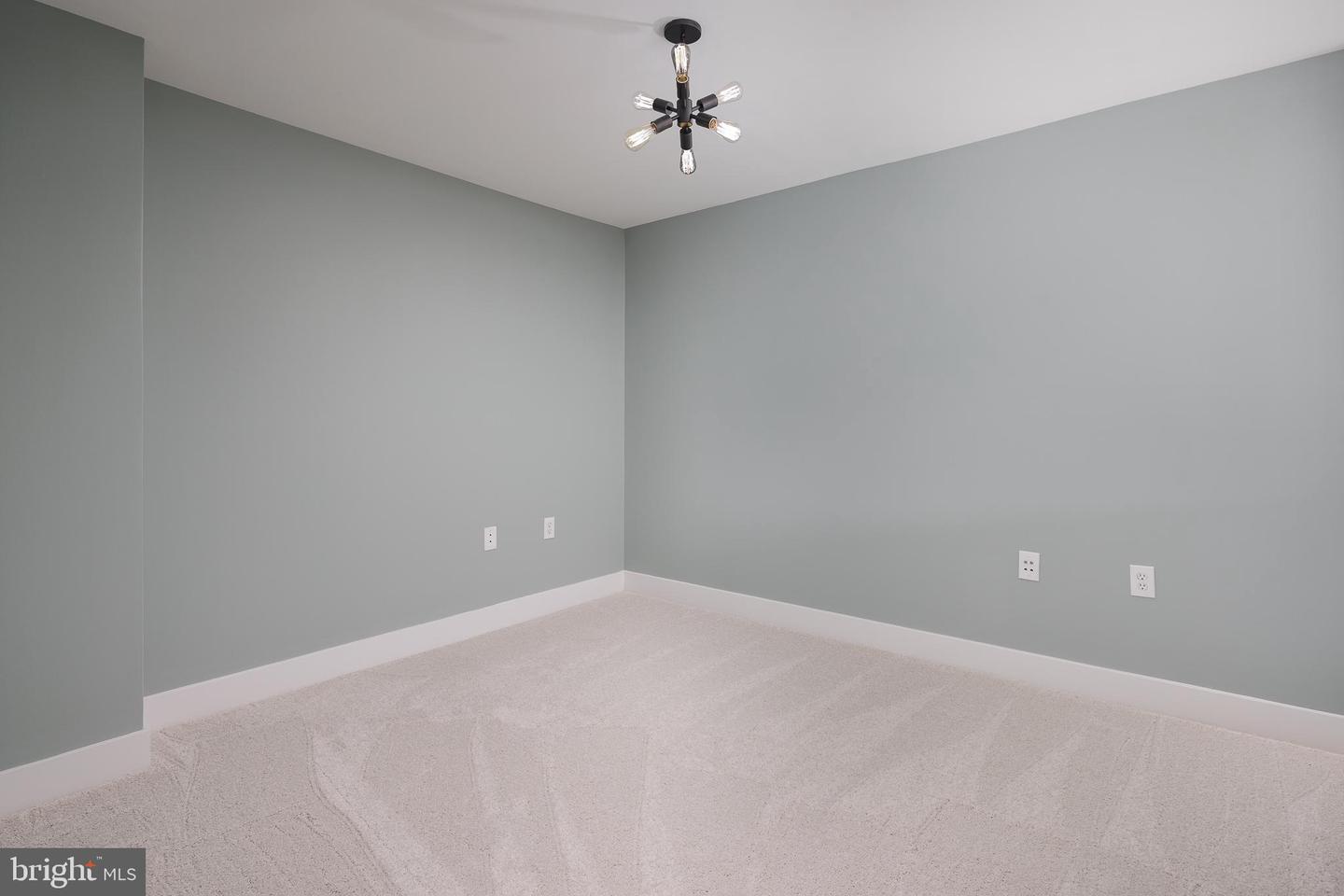 1800 Wilson Blvd #424