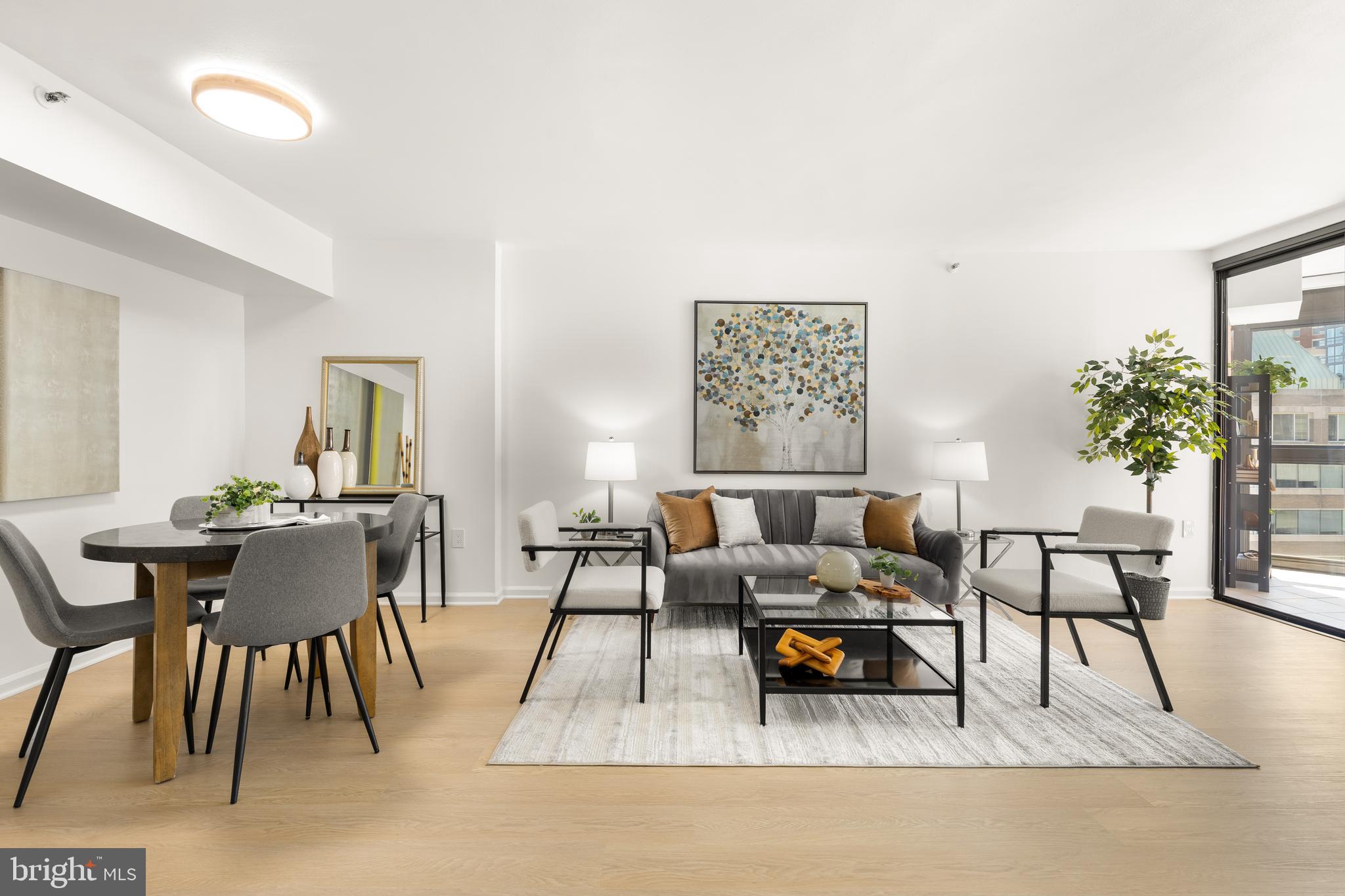 1001 N Randolph St #910