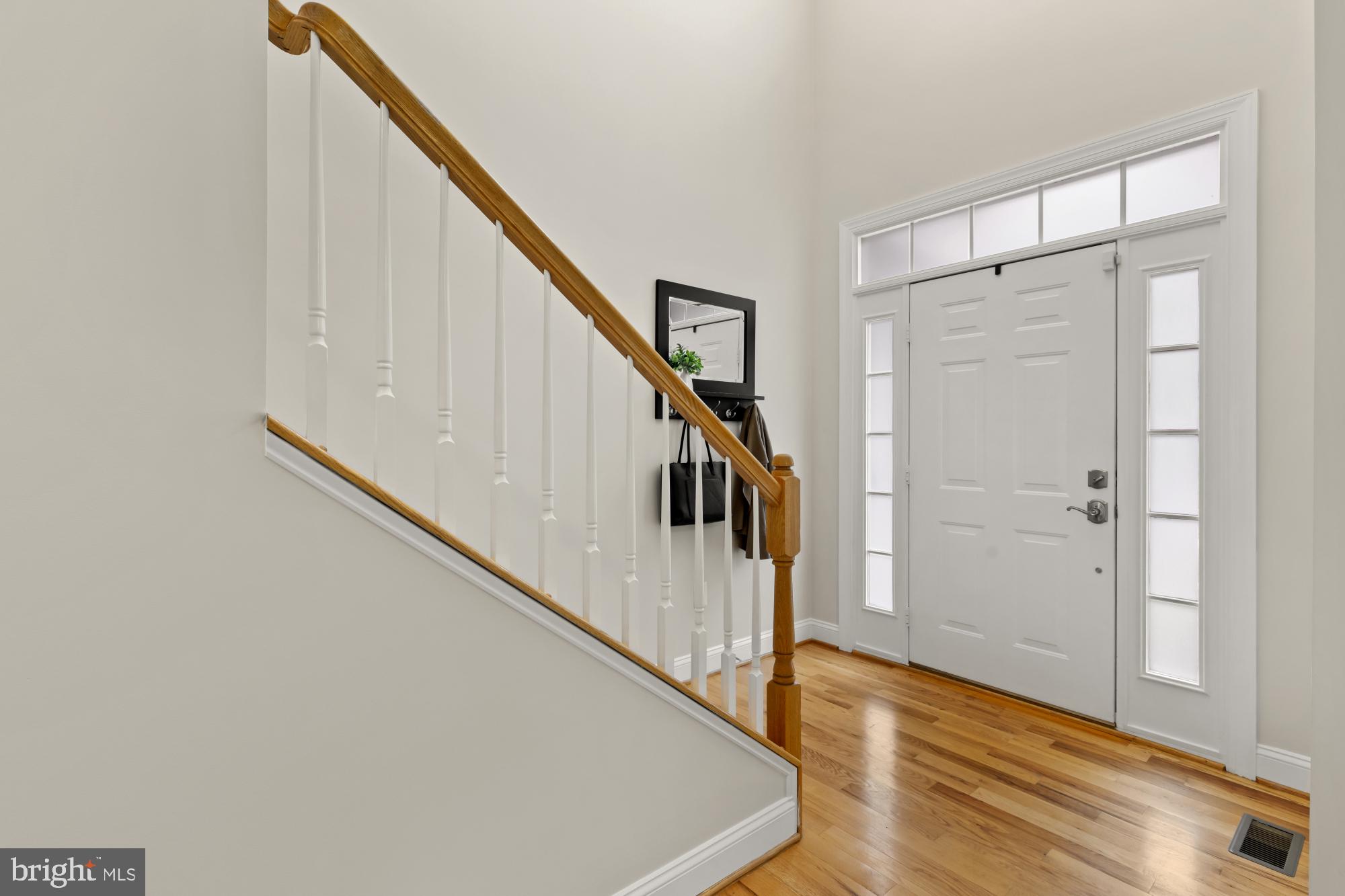 828 N Wakefield St N