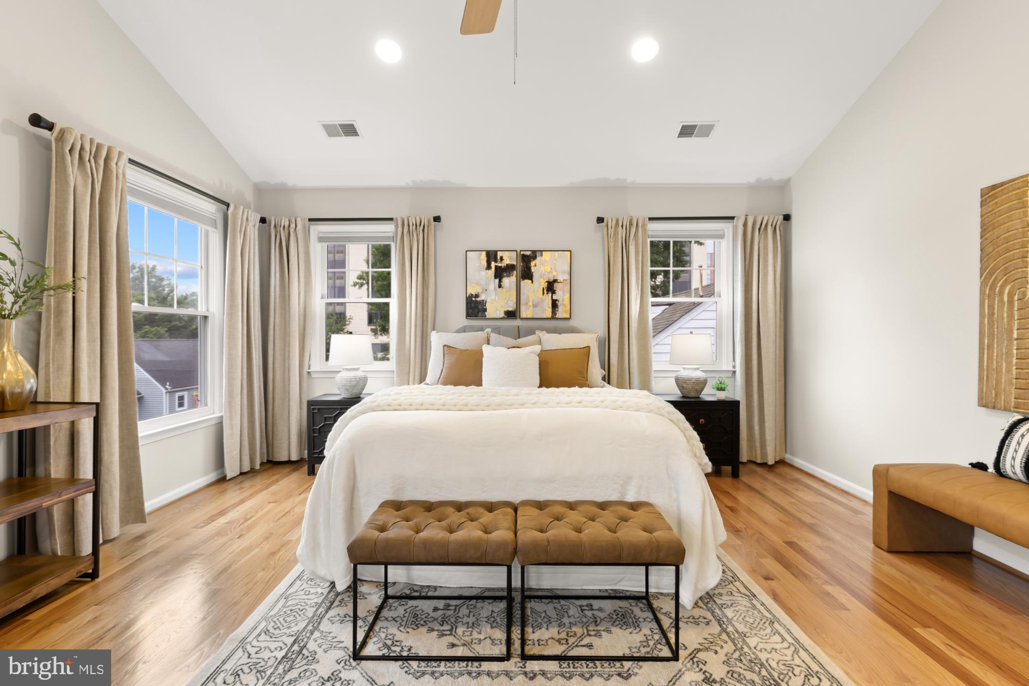 828 N Wakefield St N