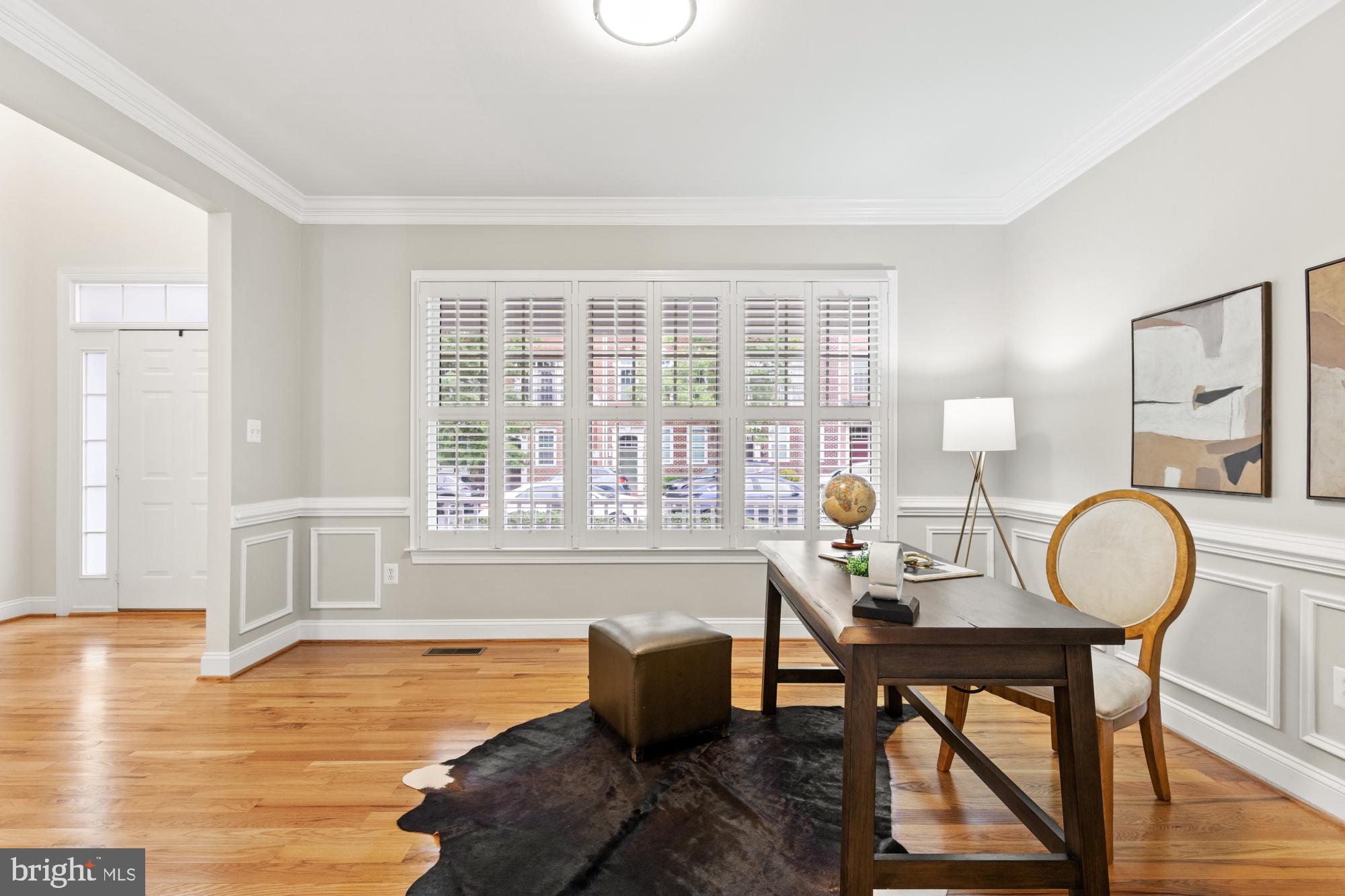 828 N Wakefield St N