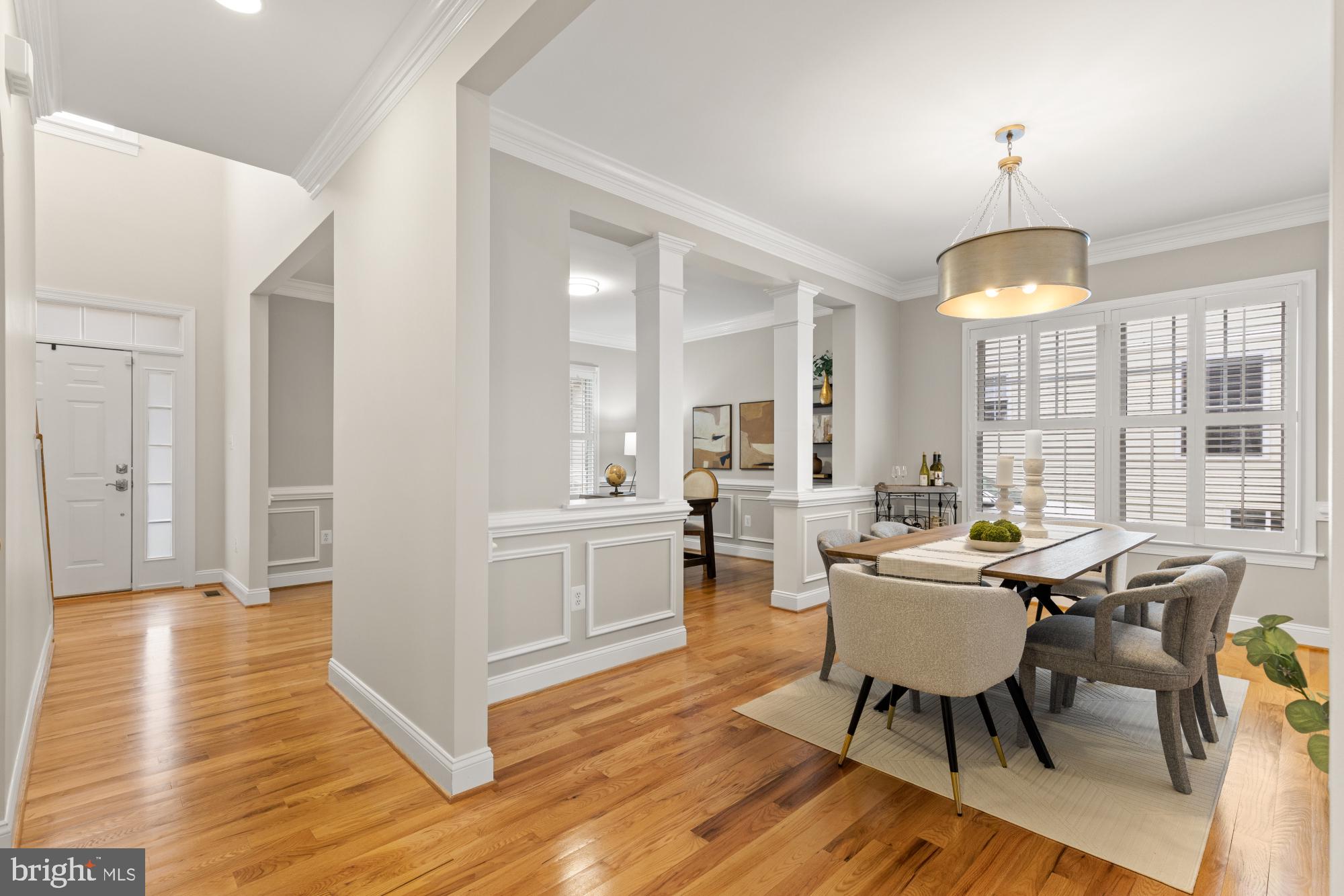 828 N Wakefield St N