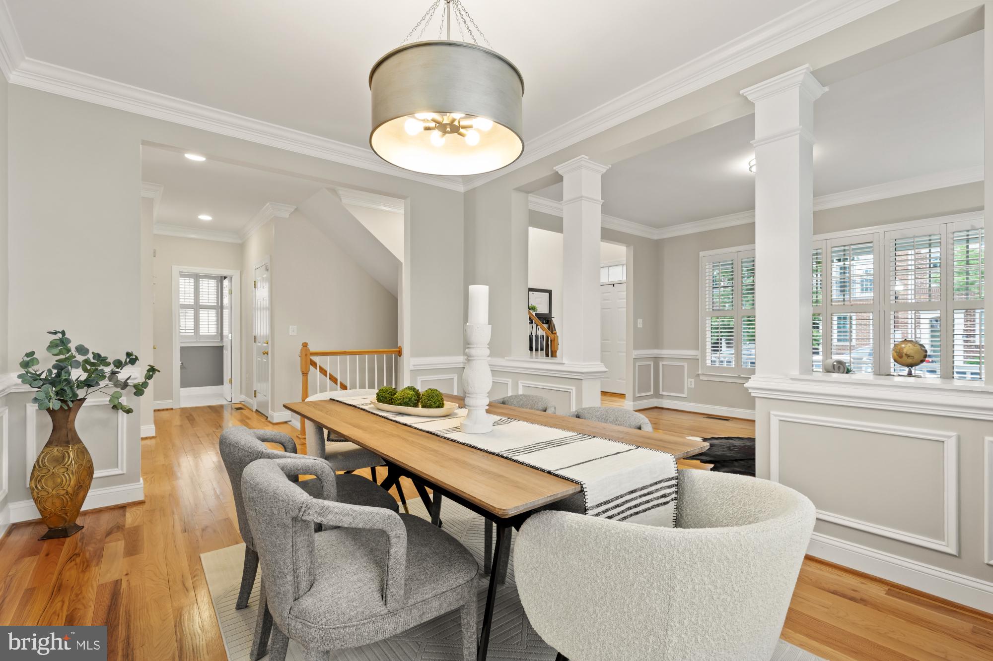 828 N Wakefield St N