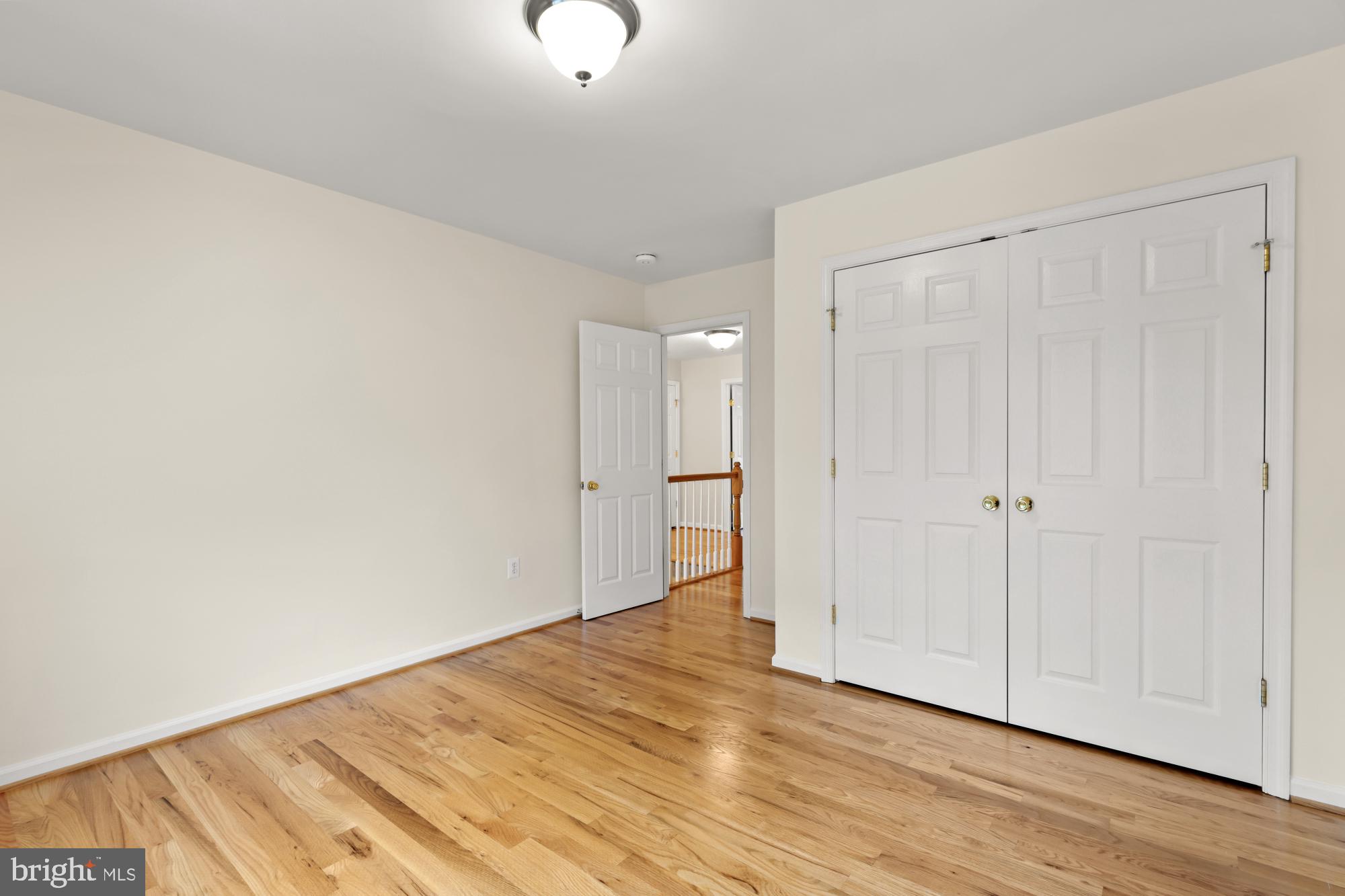 828 N Wakefield St N