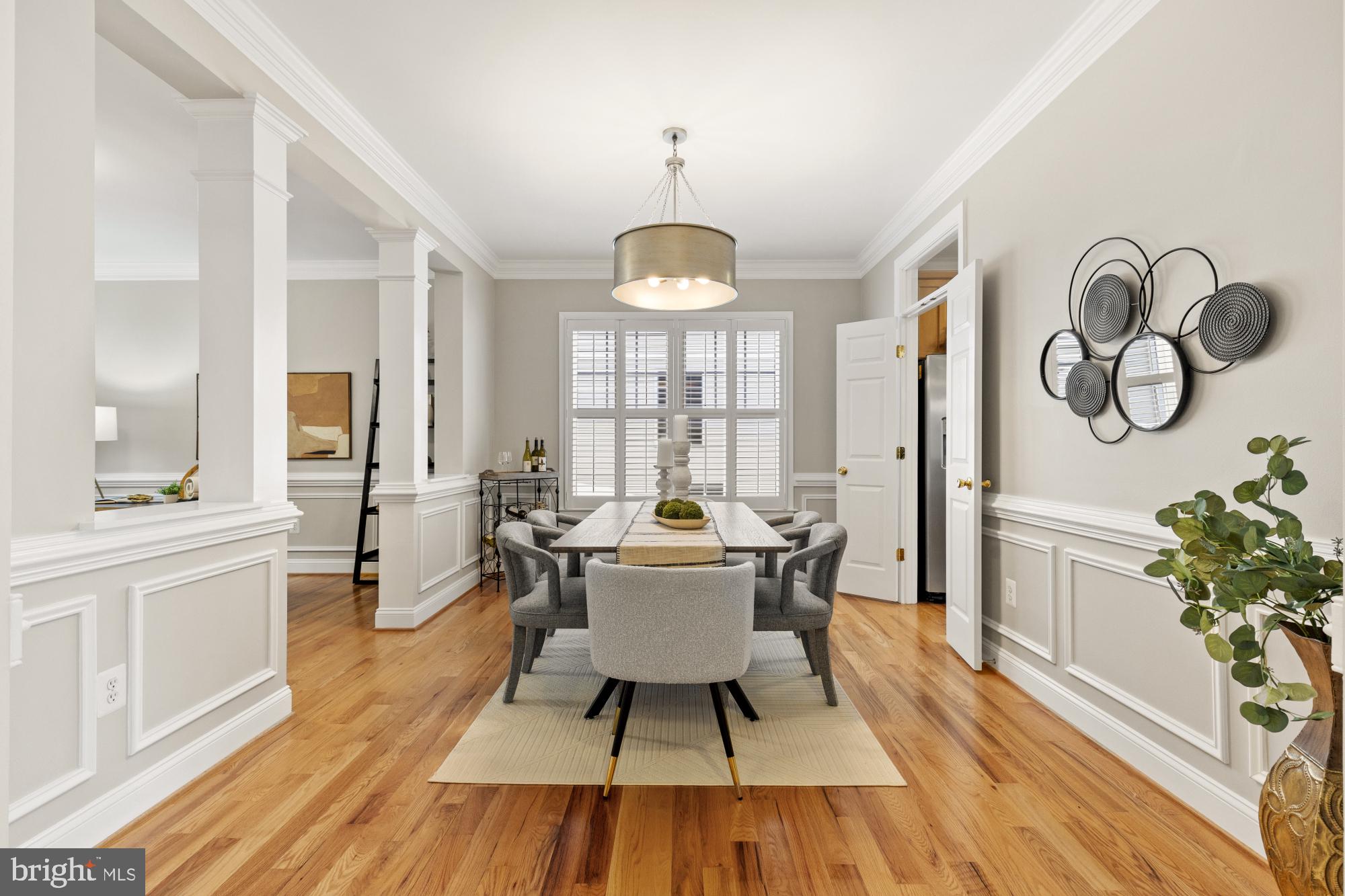 828 N Wakefield St N