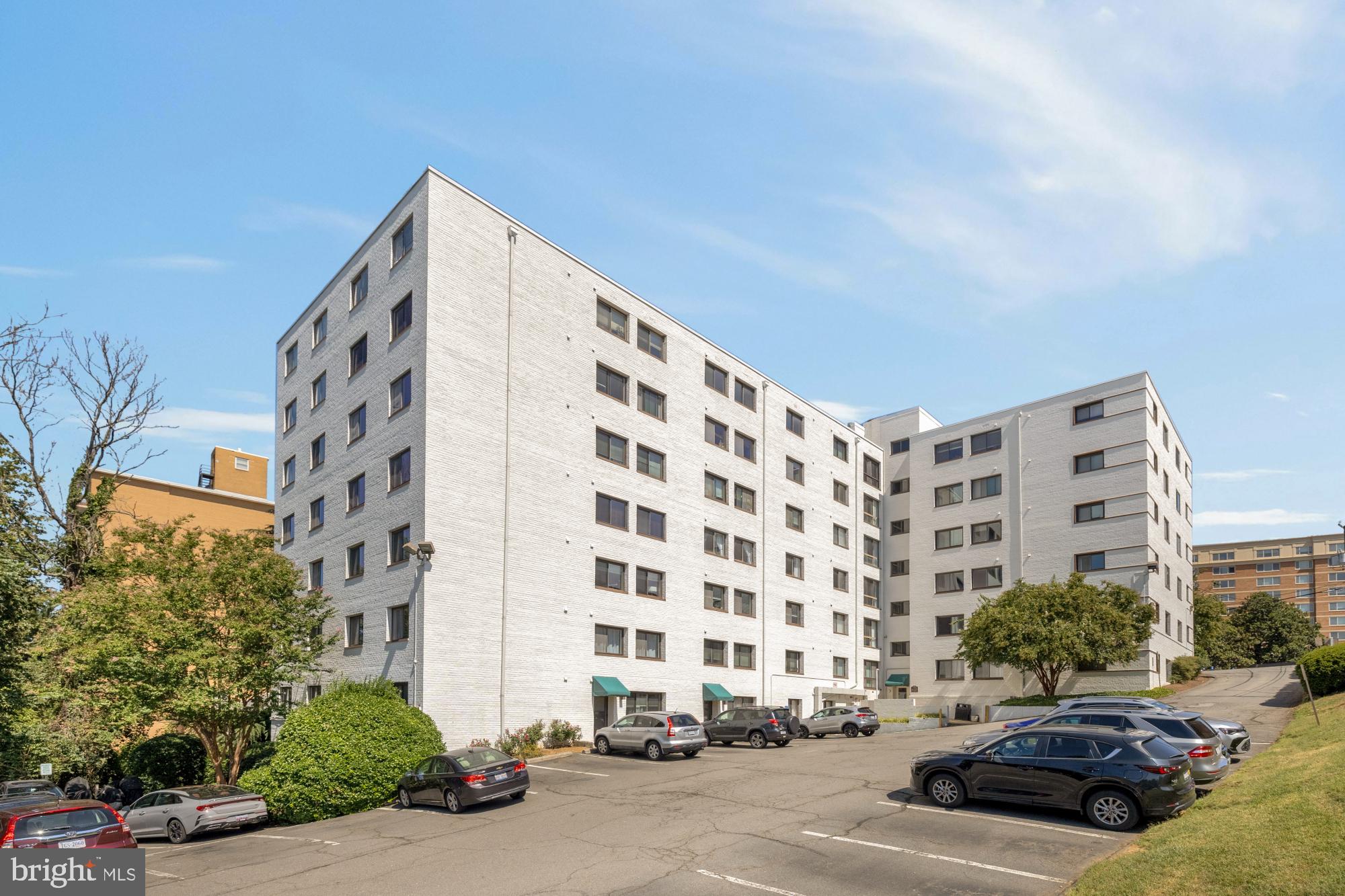 2016 N ADAMS STREET 604