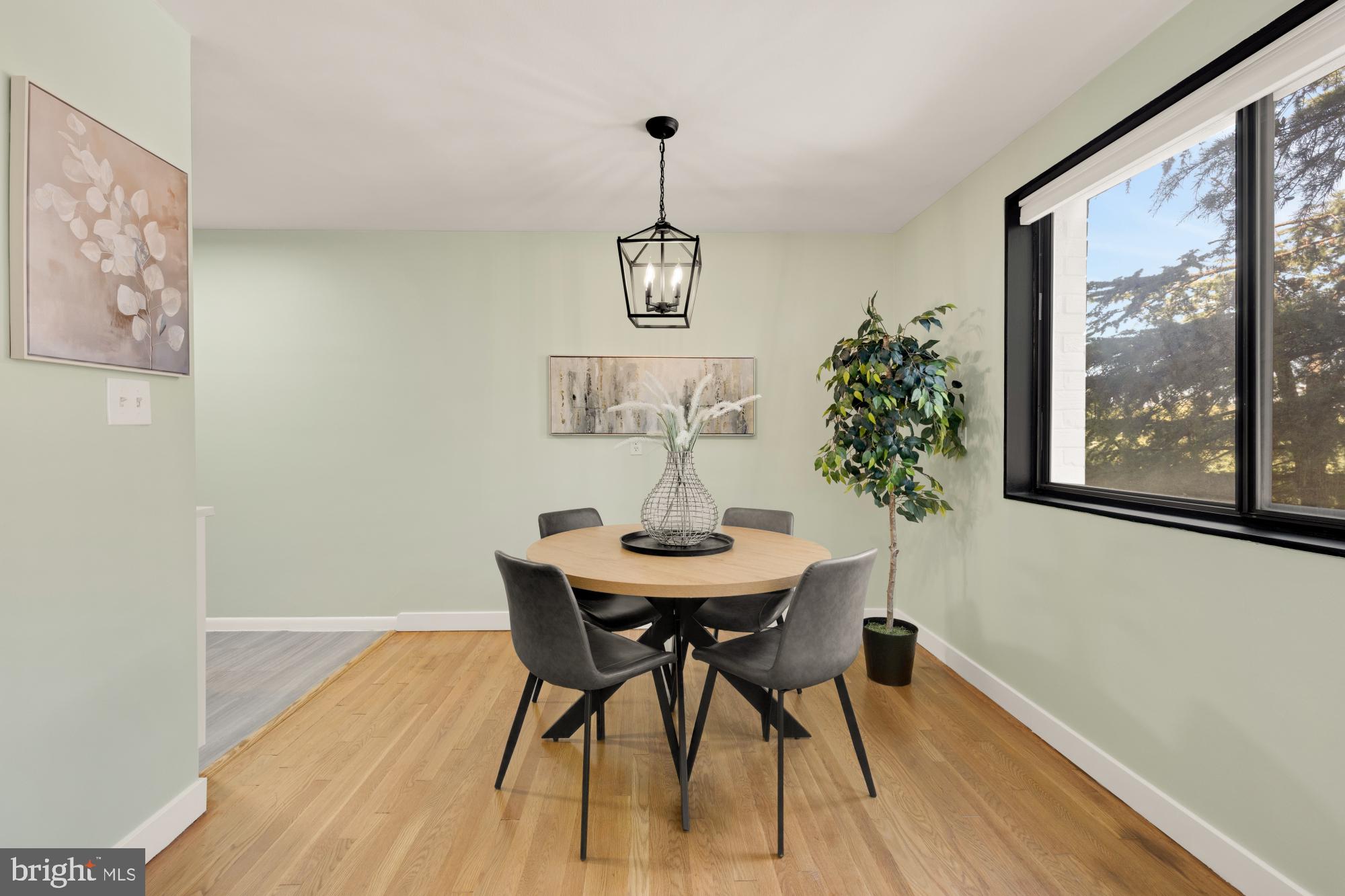 2016 N ADAMS STREET 604
