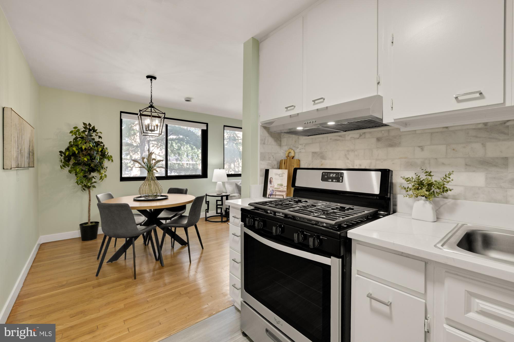 2016 N ADAMS STREET 604