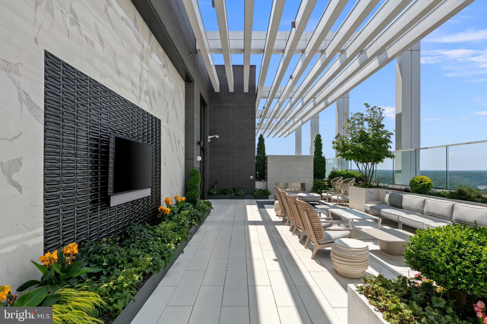 1781 N PIERCE STREET 702