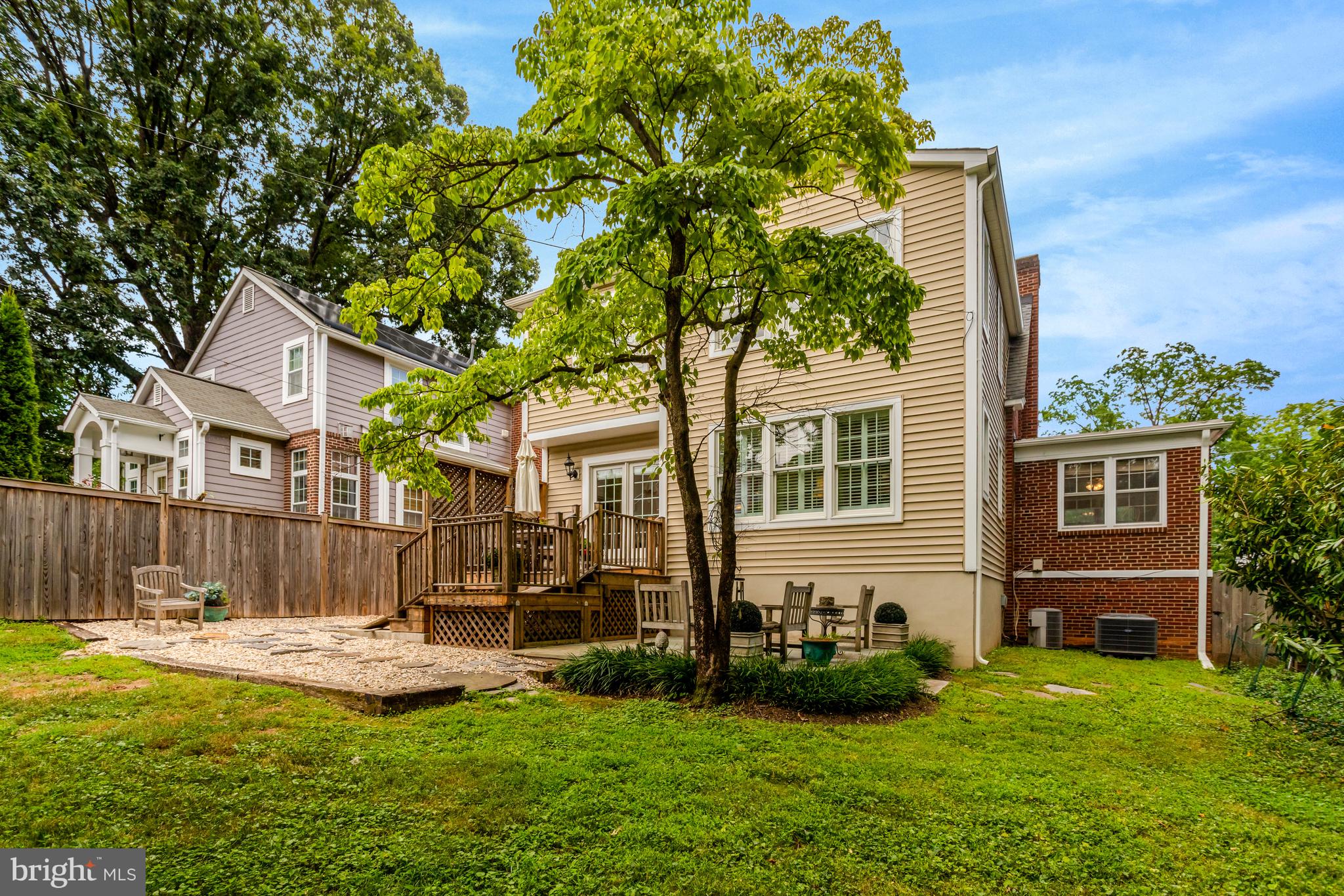 1114 HARRISON STREET N